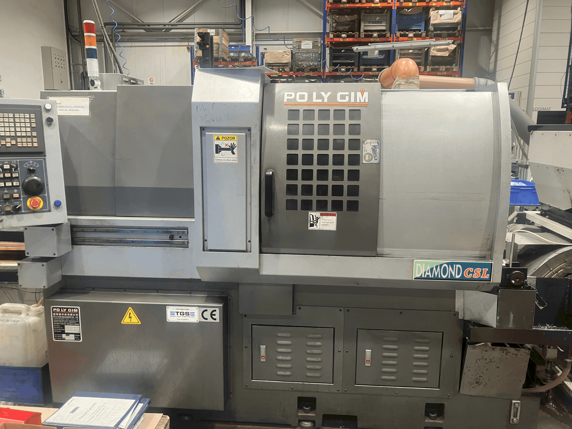 Widok z przodu maszyny PO LY GIM Diamond 32CSL