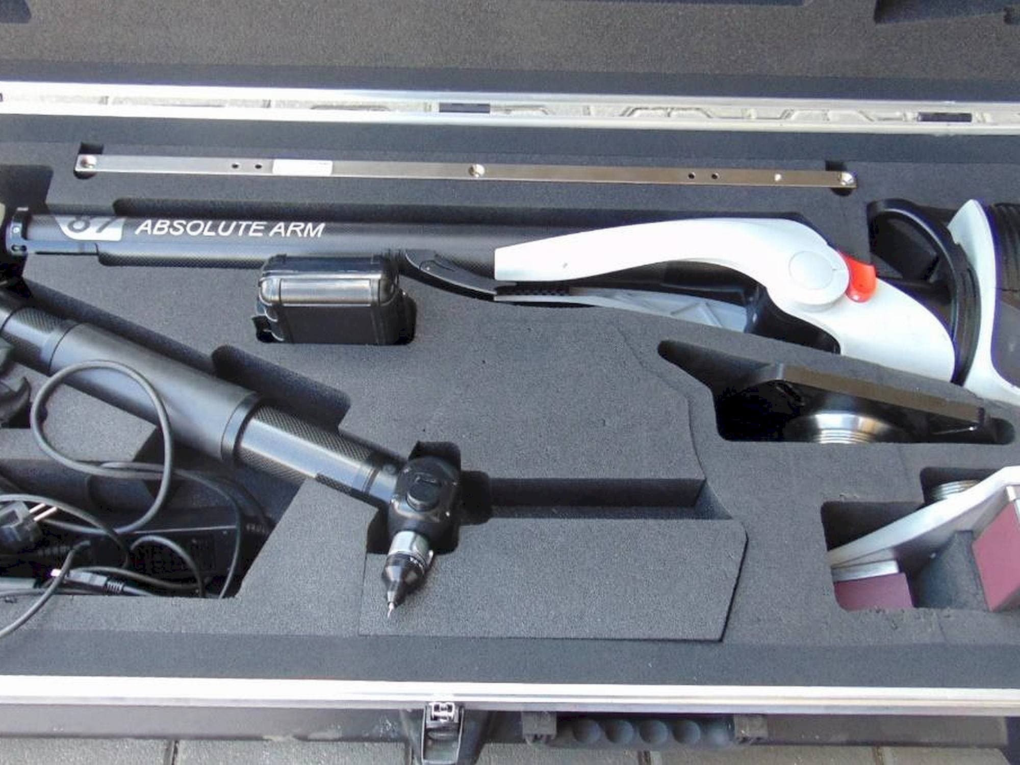 Widok z przodu maszyny Hexagon RA8 V1