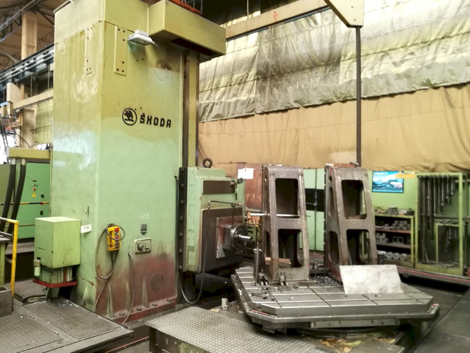 Widok z przodu maszyny SKODA WI 130