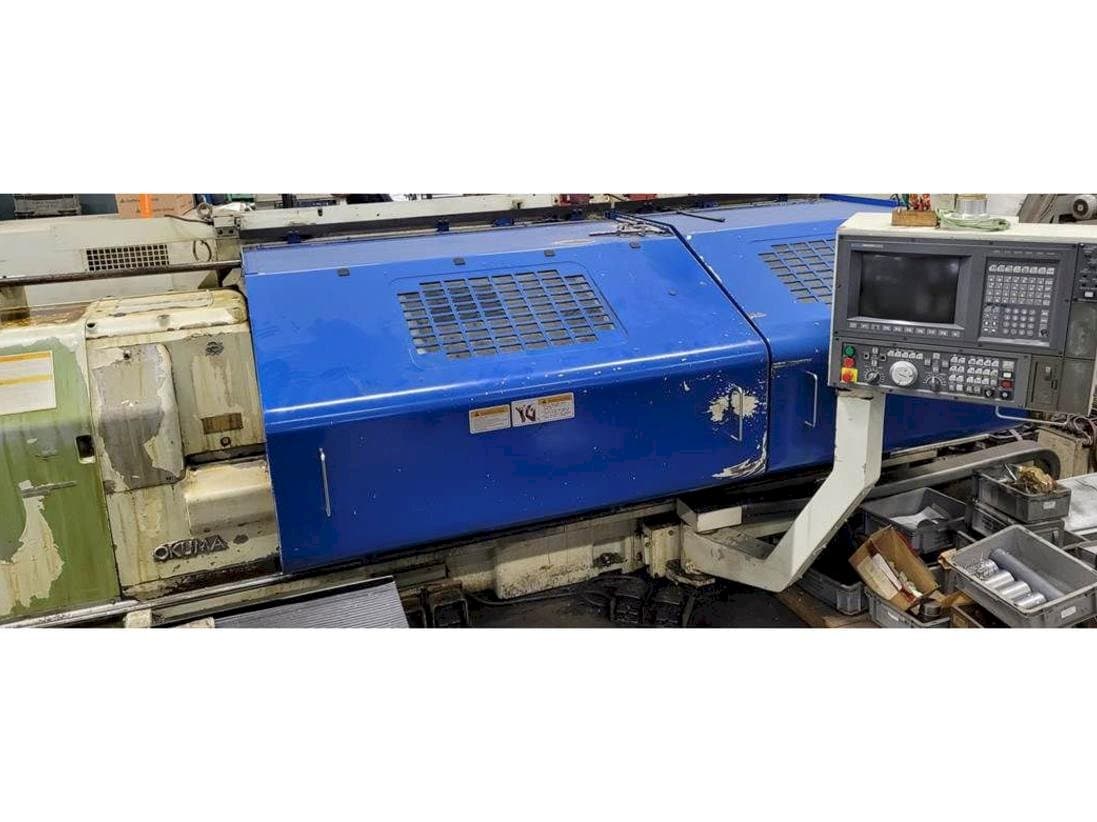 Widok z przodu maszyny Okuma LH35