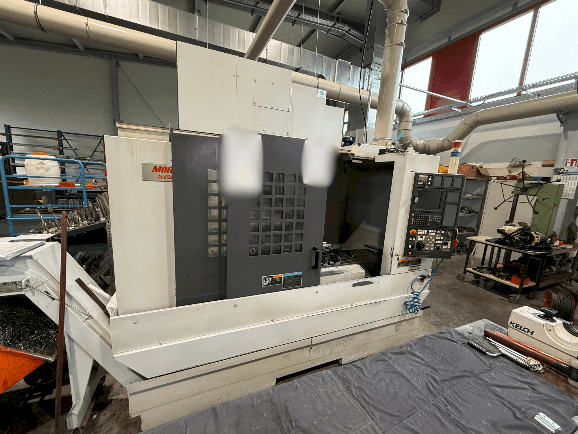 Widok z przodu maszyny MORI SEIKI NV 5000 a1 B/40