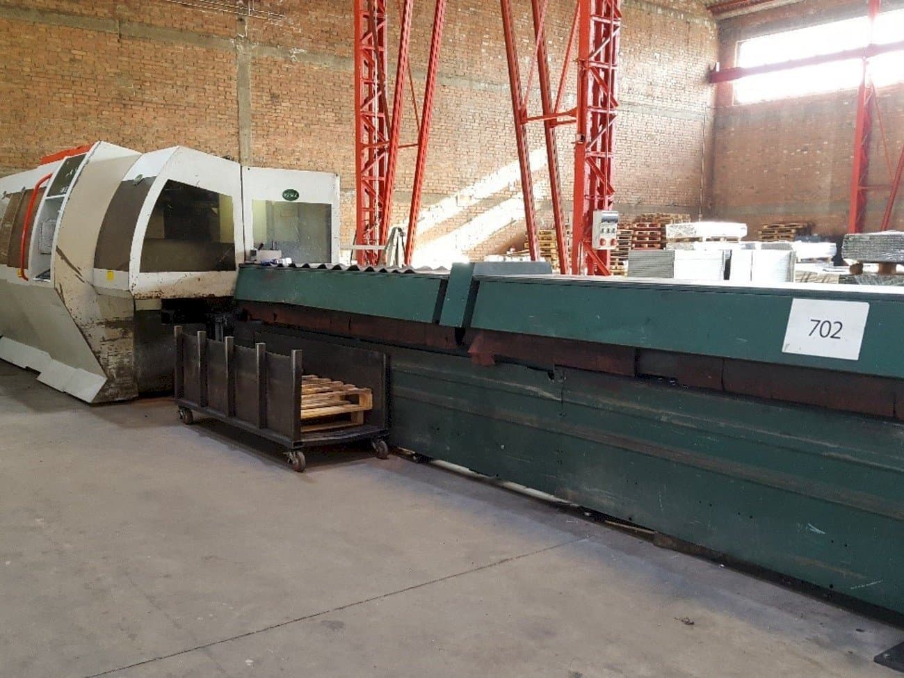 Widok z przodu maszyny BLM ADIGE LT 702D