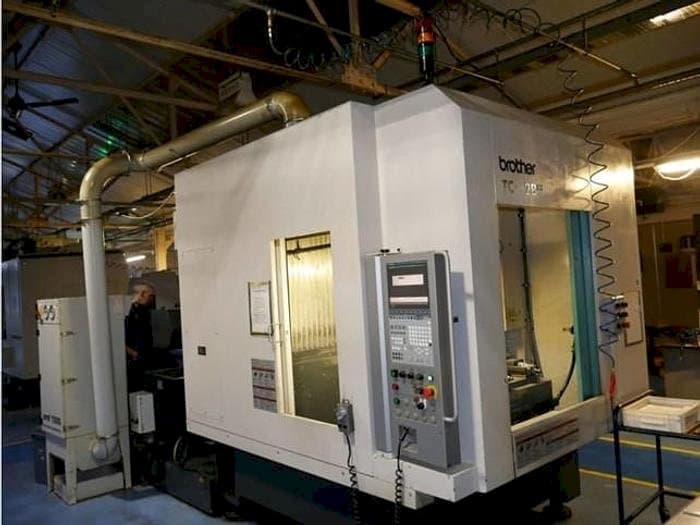 Widok z przodu maszyny Brother TC-32 BN QT