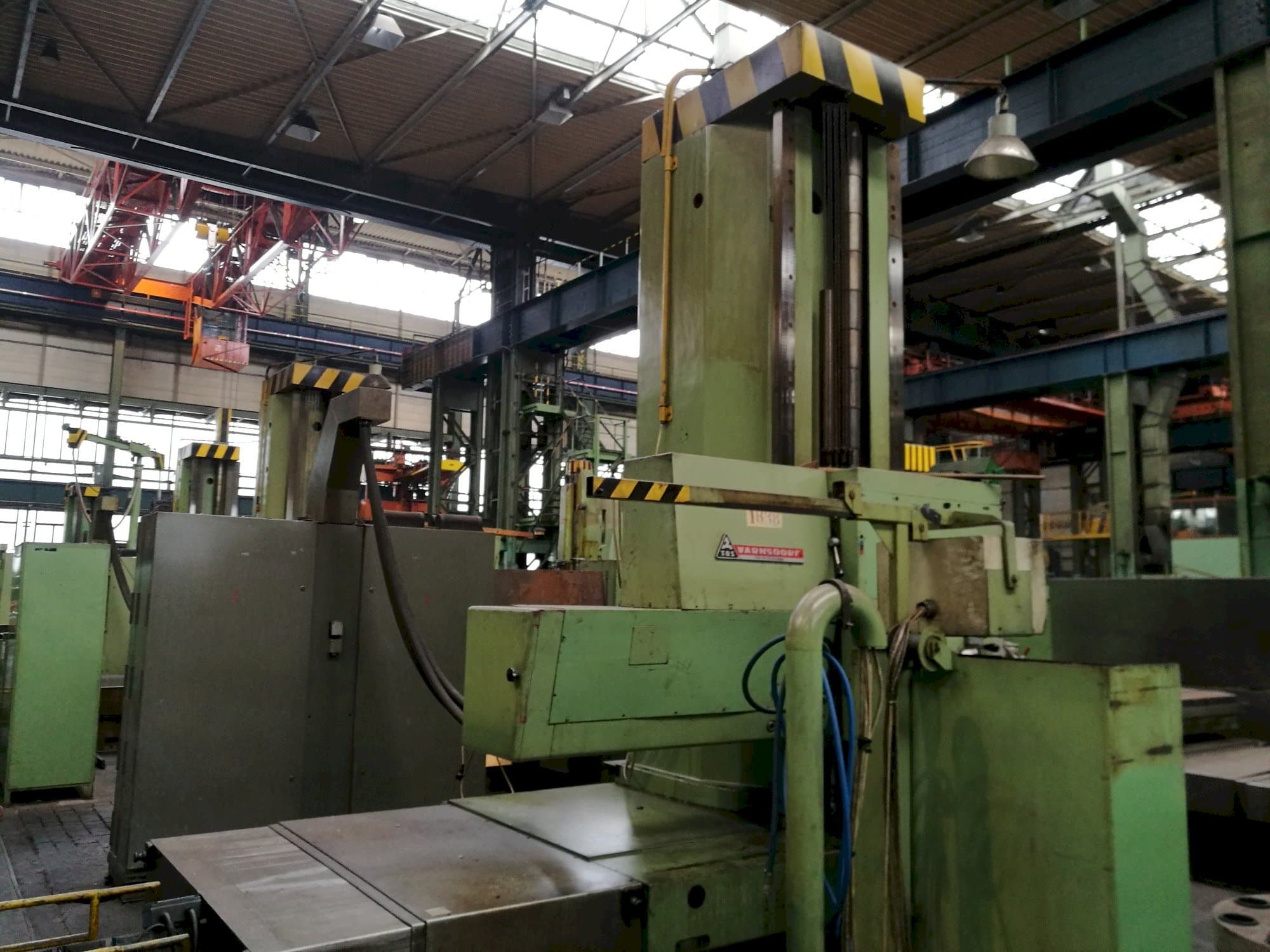 Widok z przodu maszyny TOS WHN 13