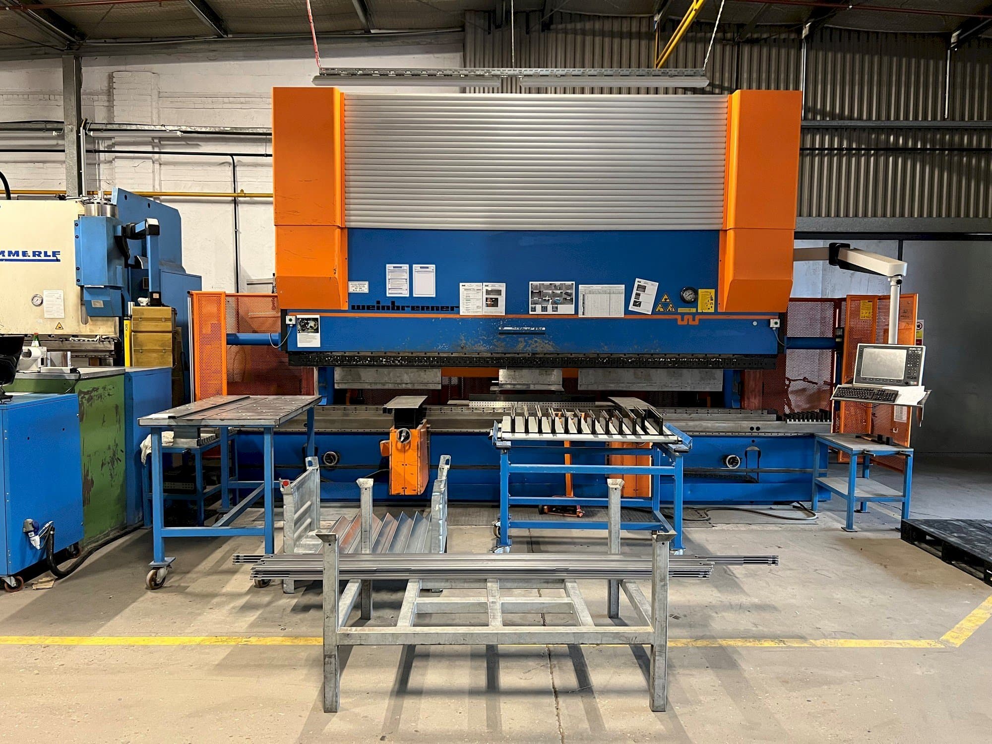 Widok z przodu maszyny Weinbrenner GP400