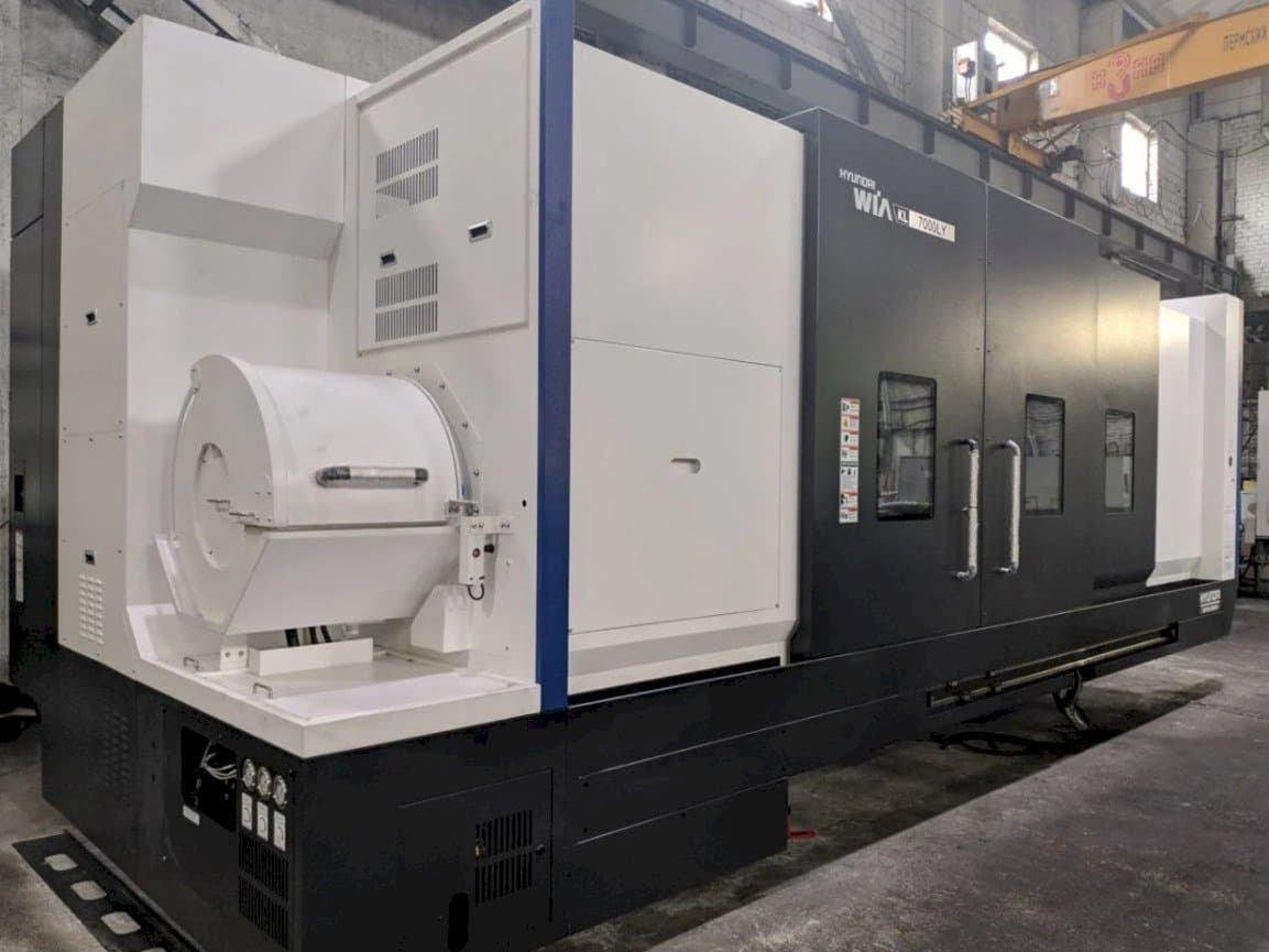 Widok z przodu maszyny Hyundai Wia KL 7000 LY