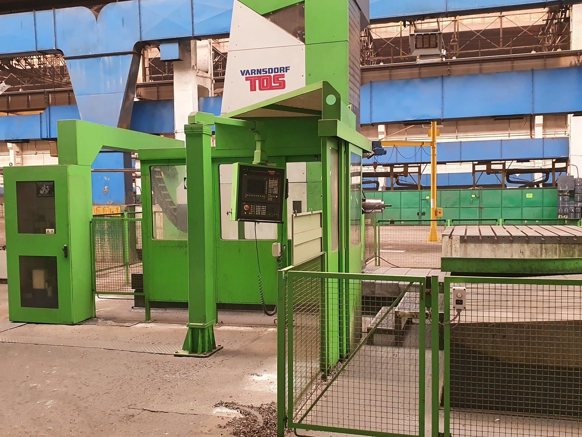 Widok z przodu maszyny TOS VARNSDORF WHN 13 CNC