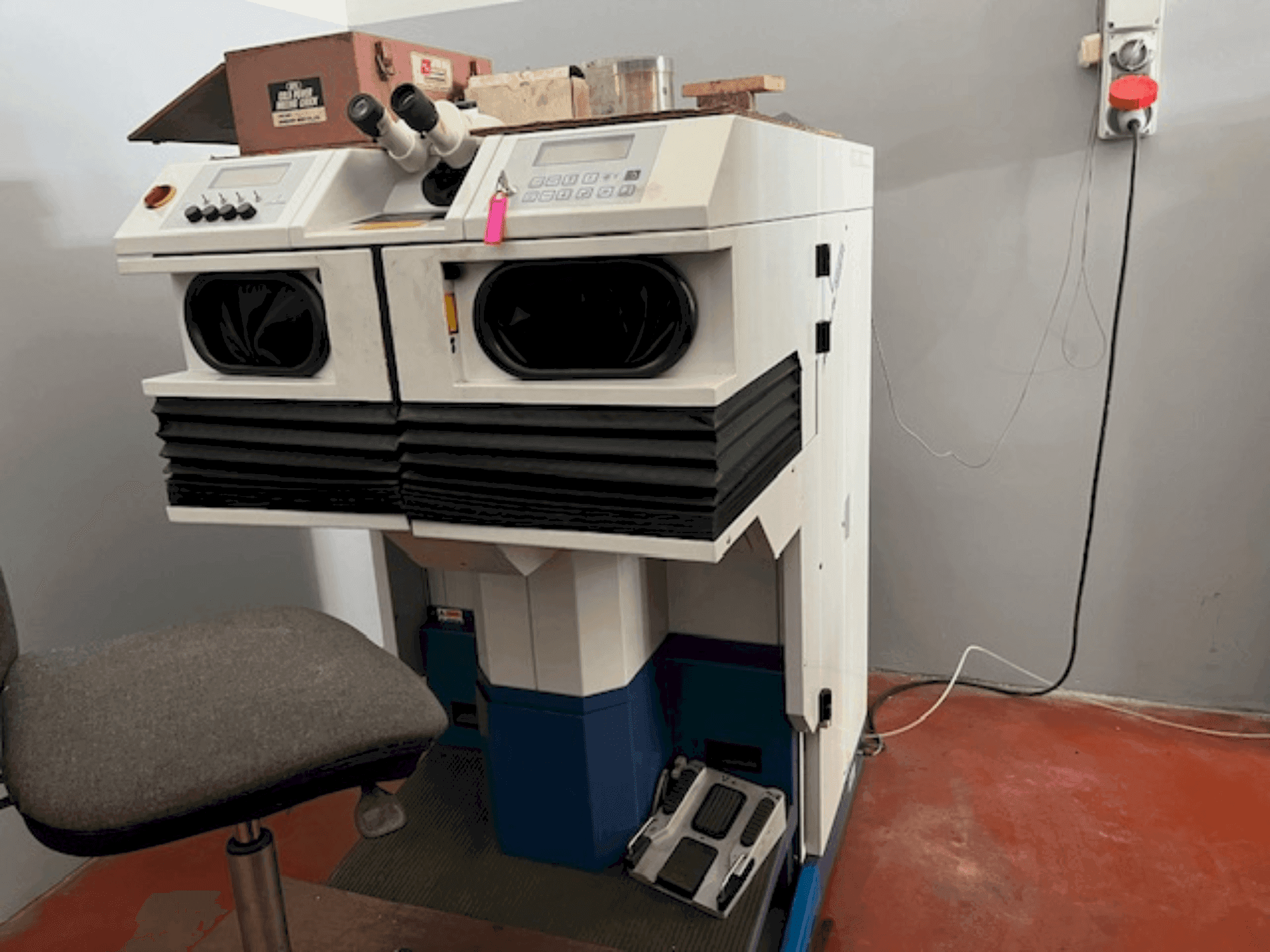 Widok z przodu maszyny ALPHA LASER ALW 150