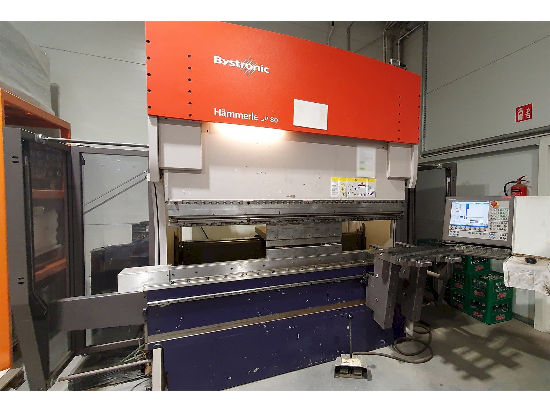 Widok z przodu maszyny Bystronic 3P 80/210