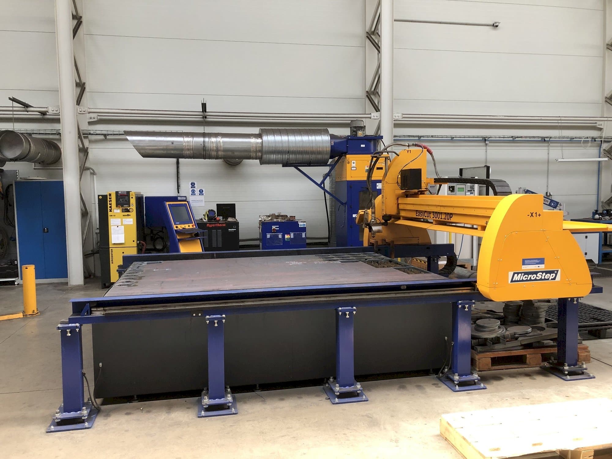 Widok z przodu maszyny MicroStep Easy Cut 3001.20P