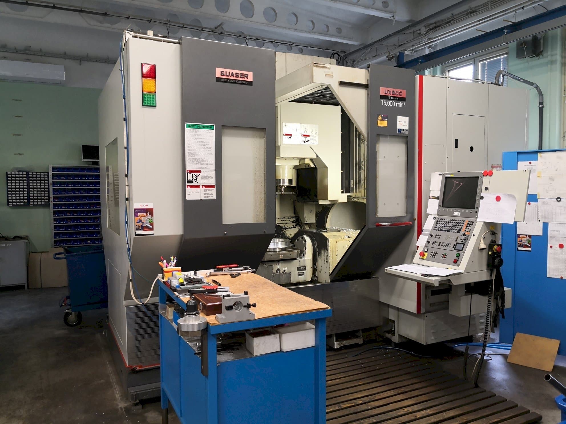 Widok z przodu maszyny Quaser UX-600