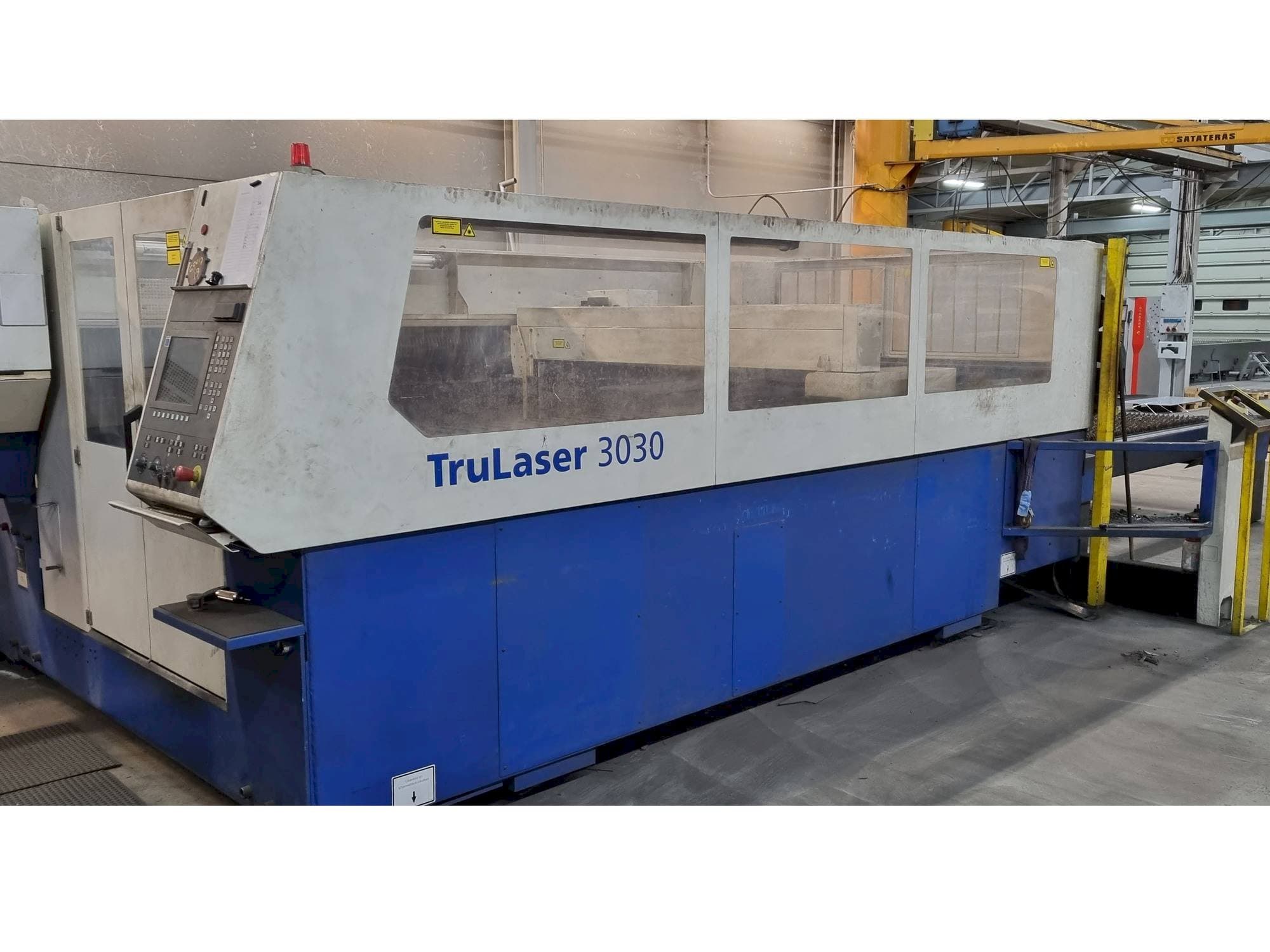 Widok z przodu maszyny Trumpf TruLaser 3030