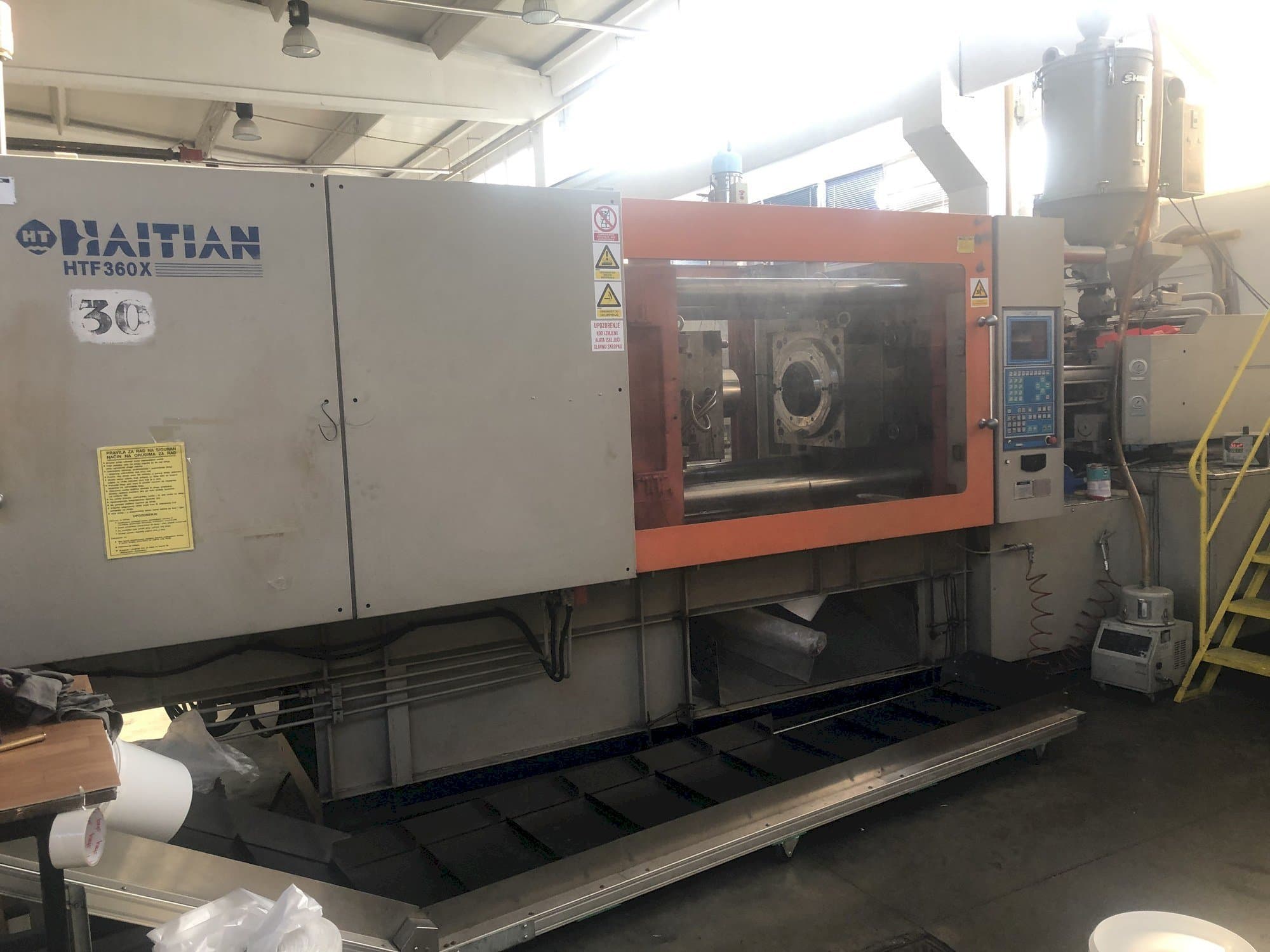 Widok z przodu maszyny HAITIAN HTF 360X