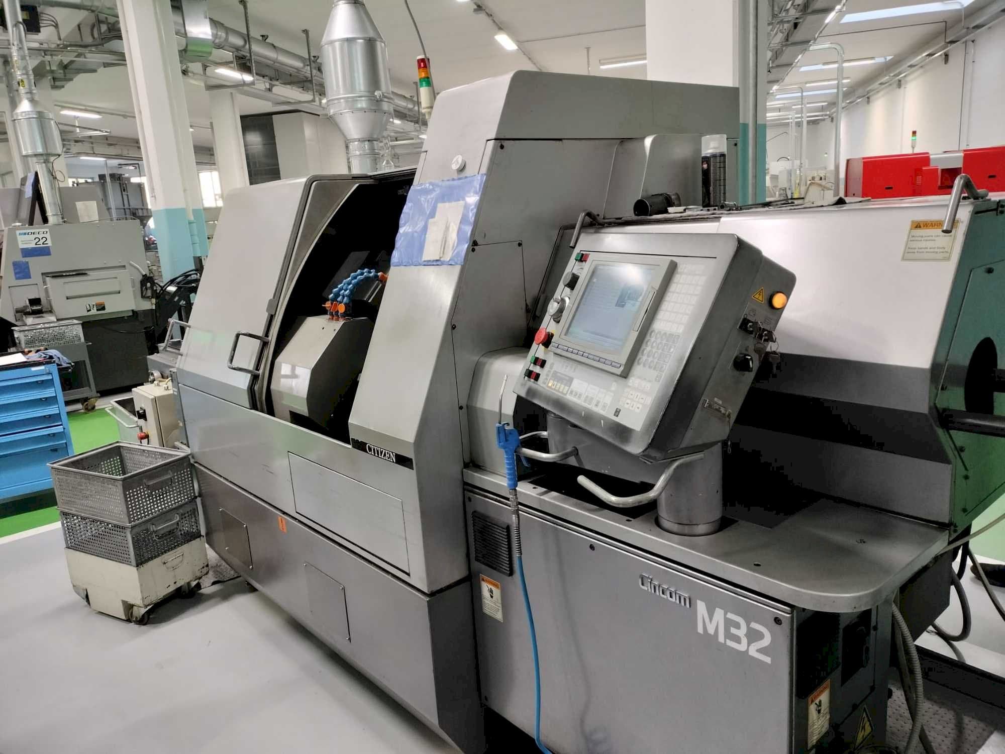 Widok z przodu maszyny Citizen CINCOM M32V