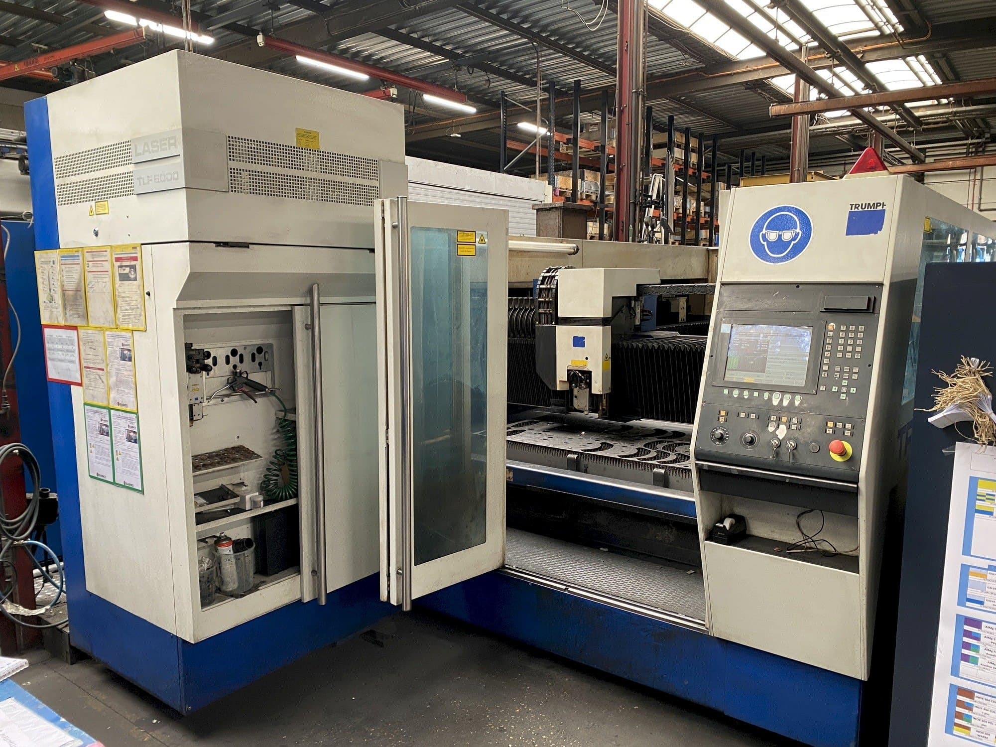 Widok z przodu maszyny Trumpf Trumatic L3050