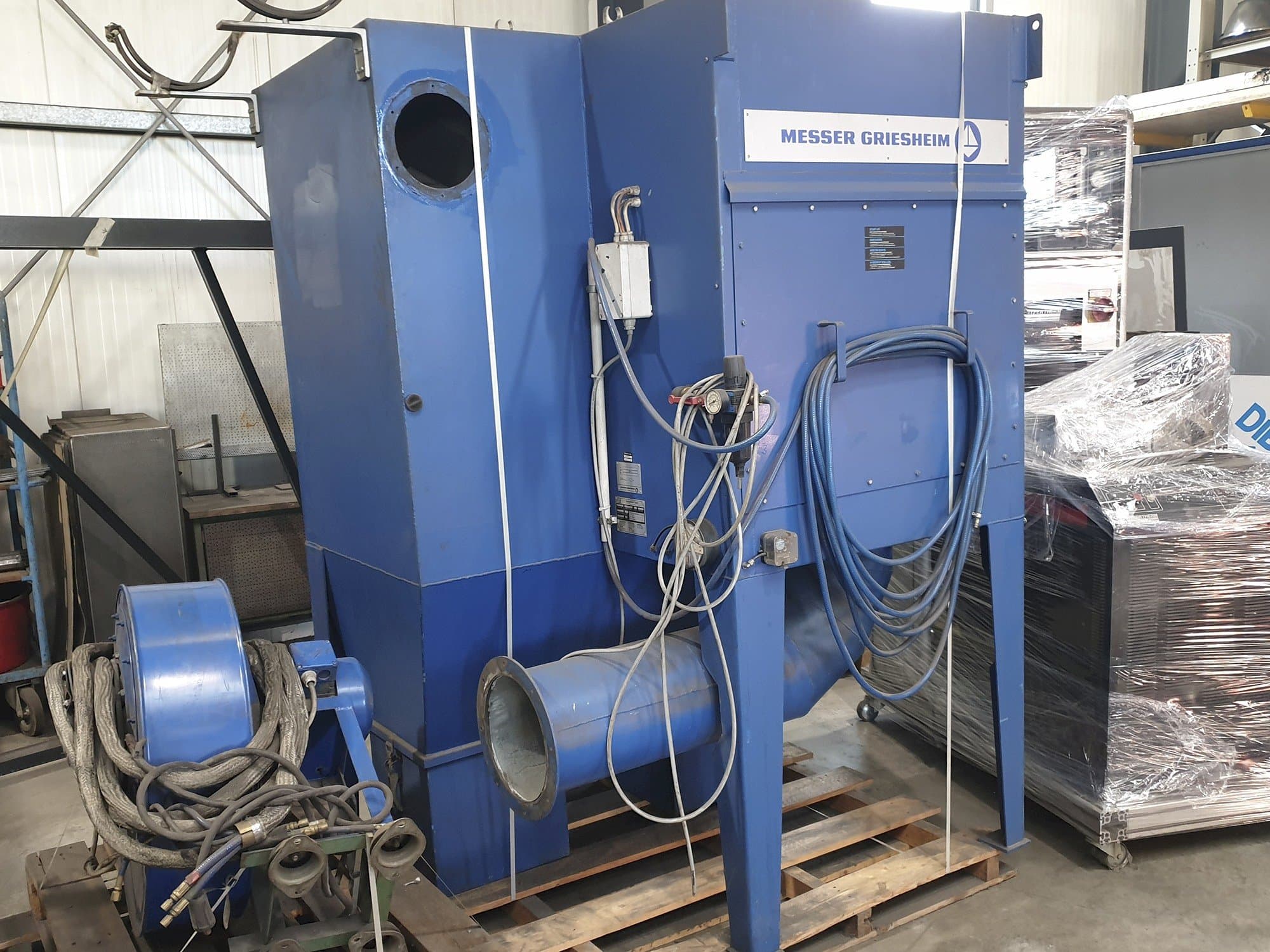 Widok z przodu maszyny Messer Griesheim CORTA PS 3100