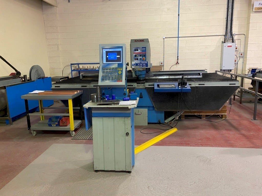 Widok z przodu maszyny Euromac ZX 1250/30