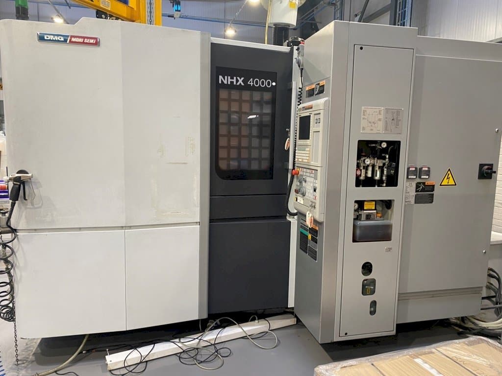 Widok z przodu maszyny DMG Mori Seiki NHX4000