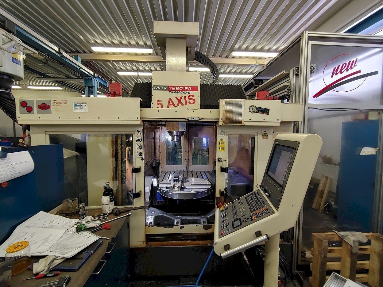 Widok z przodu maszyny TAJMAC-ZPS MCV 1220