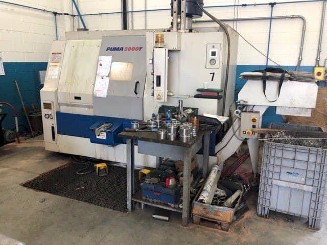 Widok z przodu maszyny DAEWOO Puma 2000Y