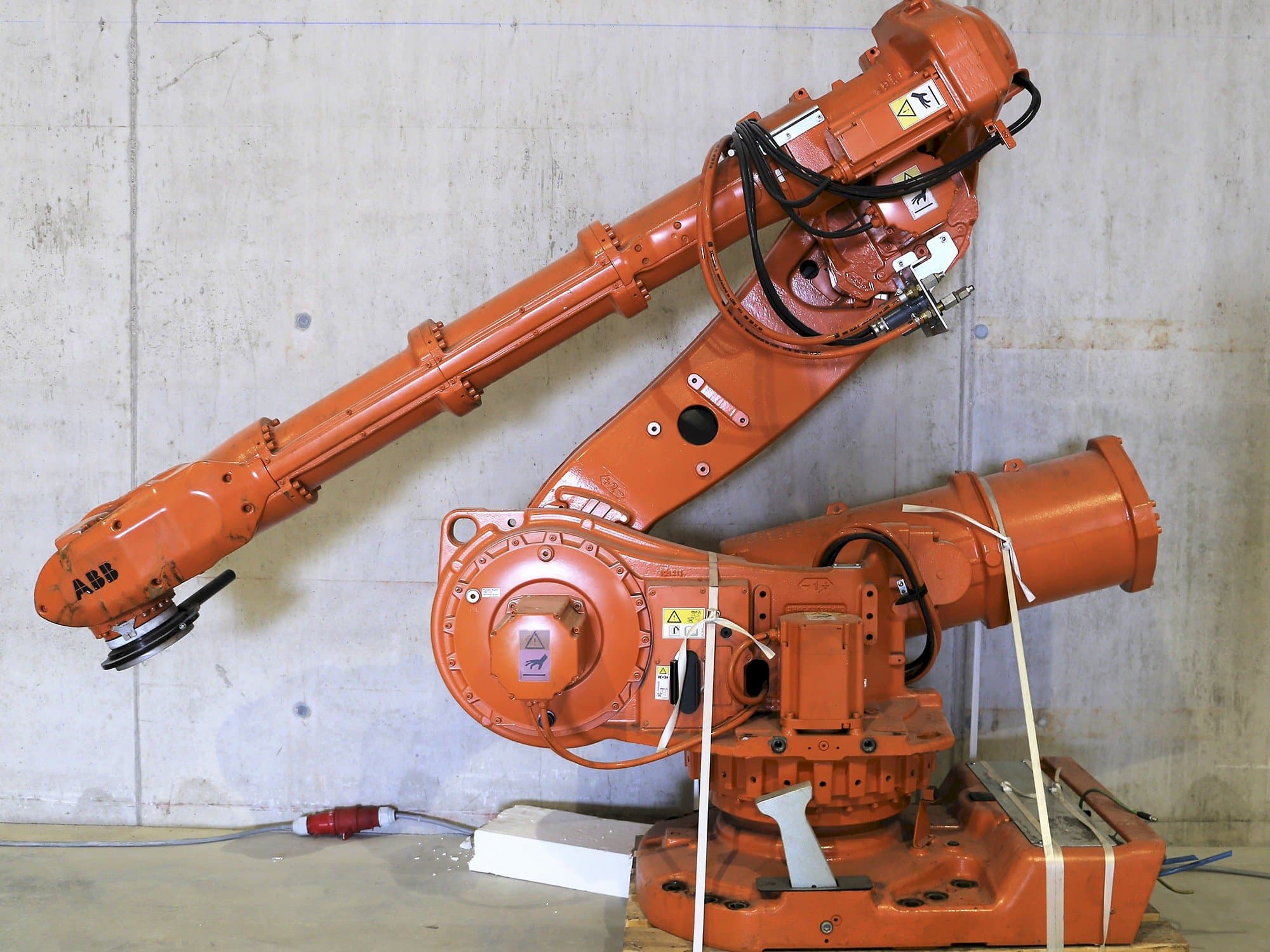 Widok z przodu maszyny ABB 6650