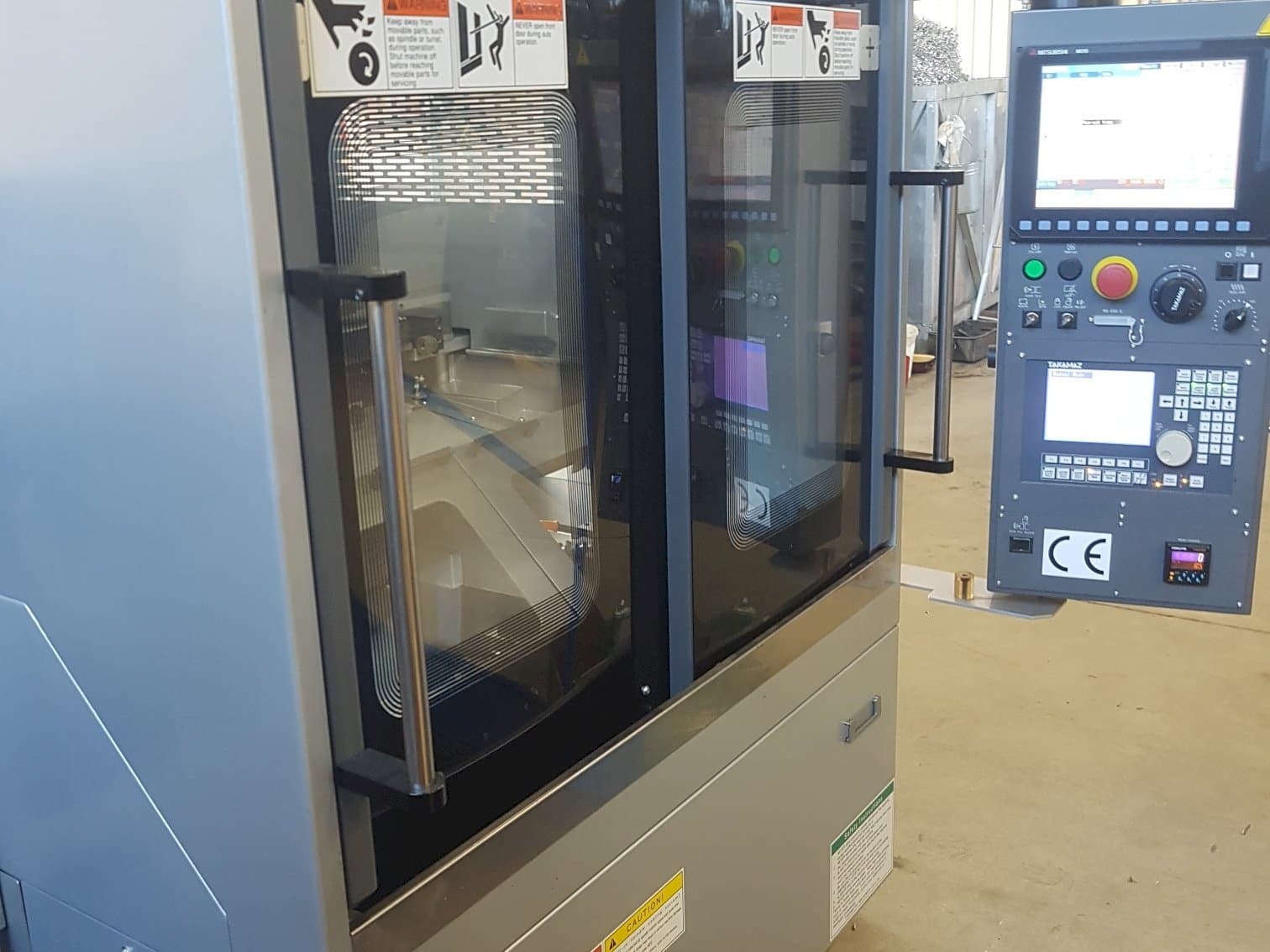 Widok z przodu maszyny Takamaz XW-30 Plus