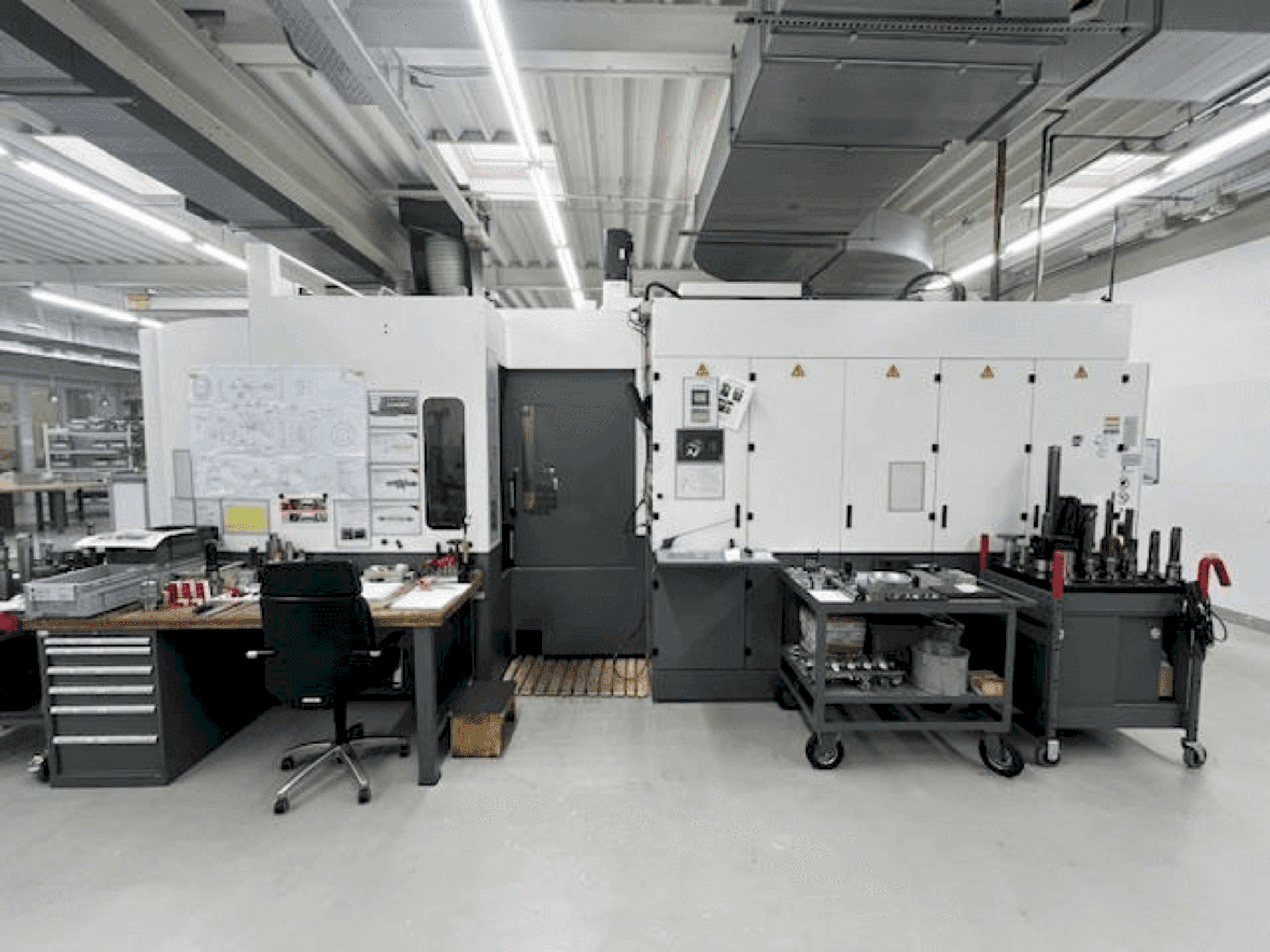 Widok z przodu maszyny HULLER HILLE Nbh 170