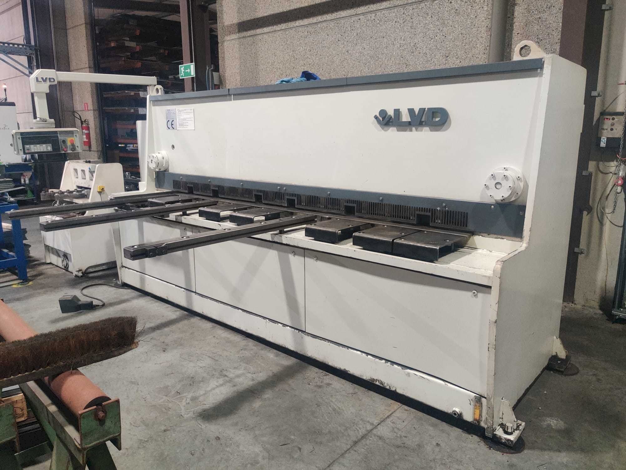 Widok z przodu maszyny LVD HST-E 31/10