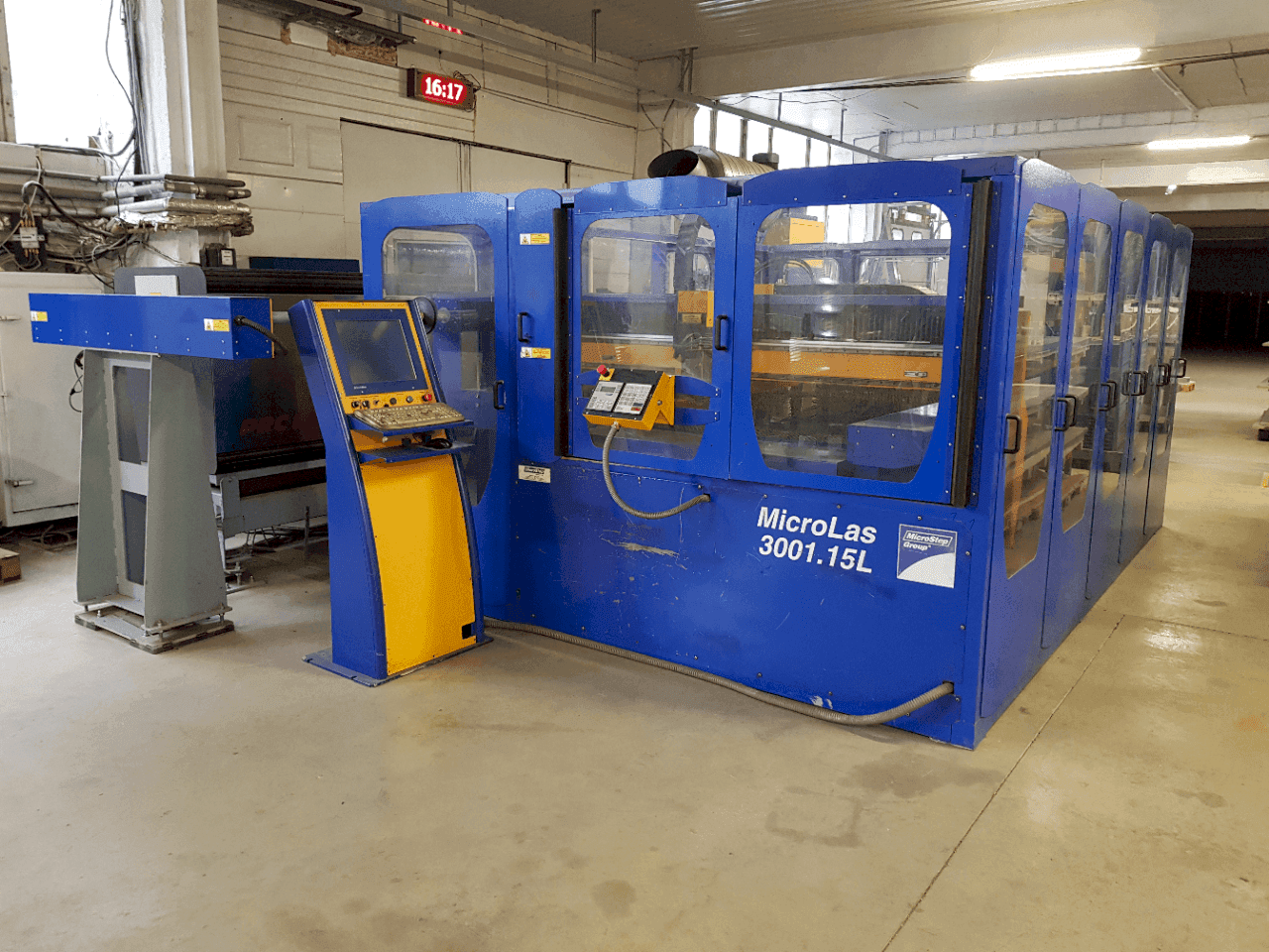 Widok z przodu maszyny MicroStep MicroLas 3001.15L