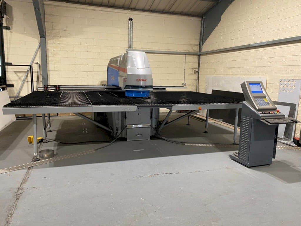 Widok z przodu maszyny Euromac 1500 STX Flex 12 Hybrid