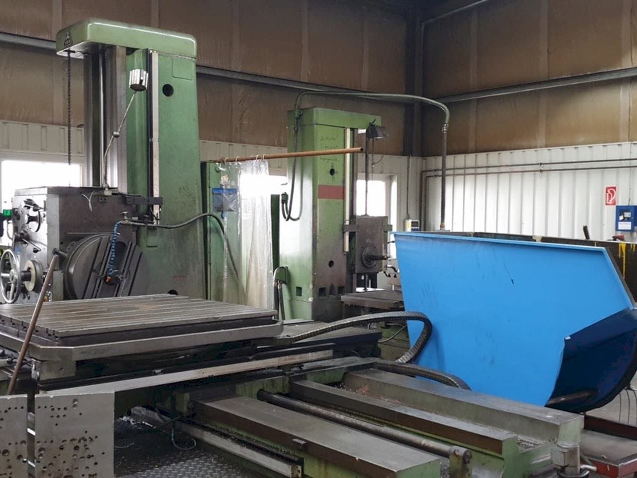 Widok z przodu maszyny TOS W 100 A