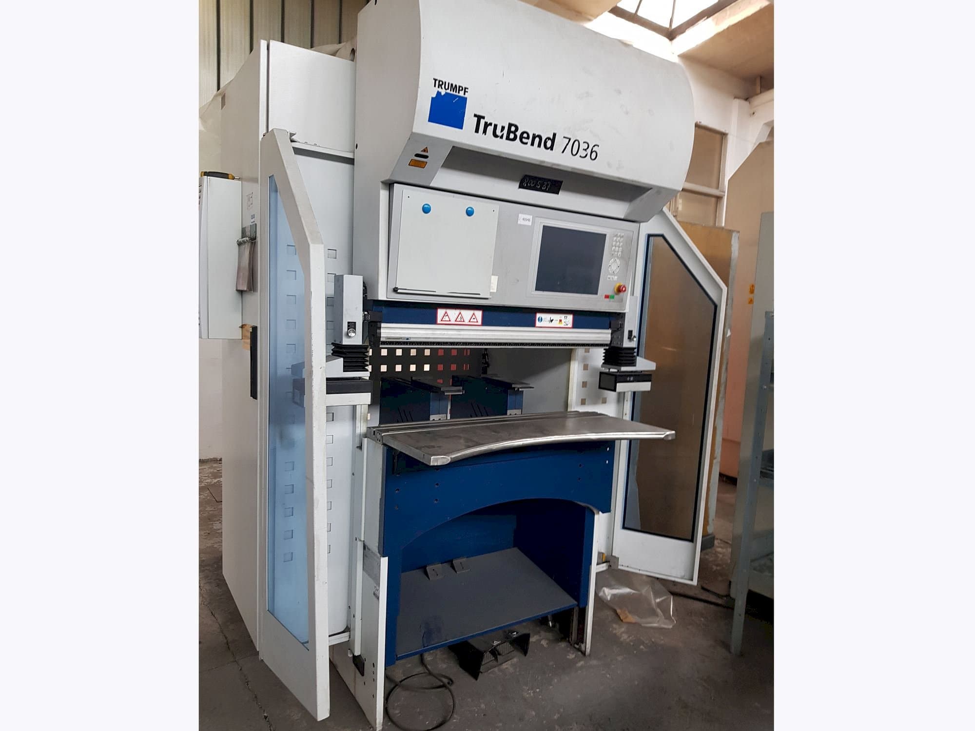 Widok z przodu maszyny Trumpf TruBend 7036