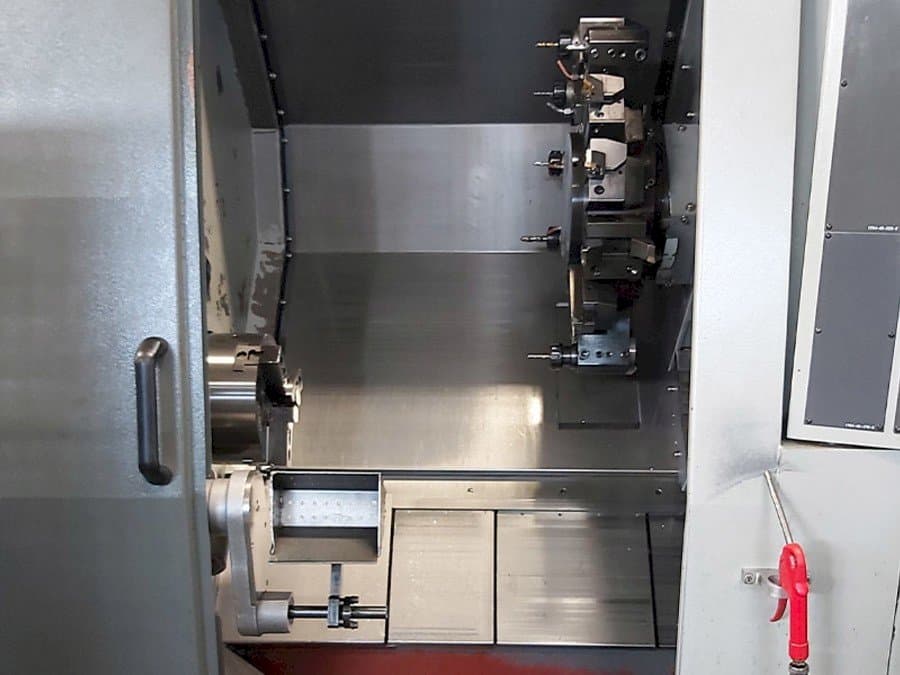 Widok z przodu maszyny Hyundai Kia SKT210SY