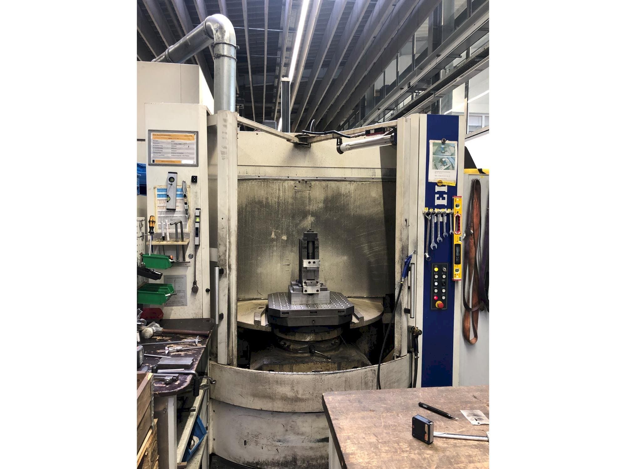 Widok z przodu maszyny HELLER MCH 250