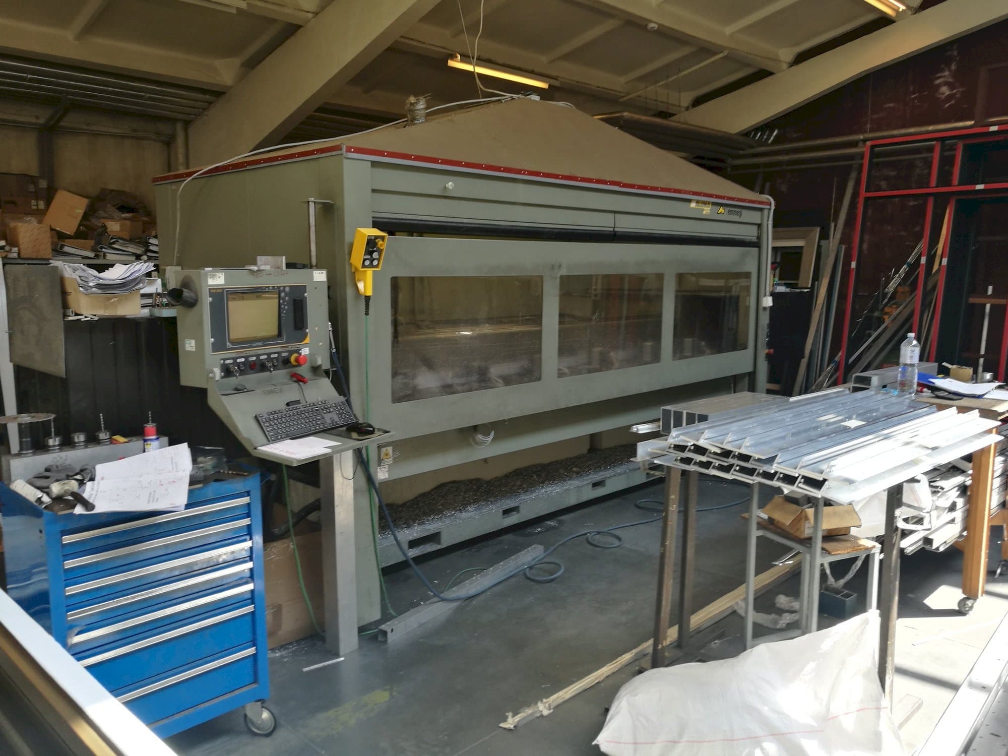 Widok z przodu maszyny Aluma Phantomatic T4 A