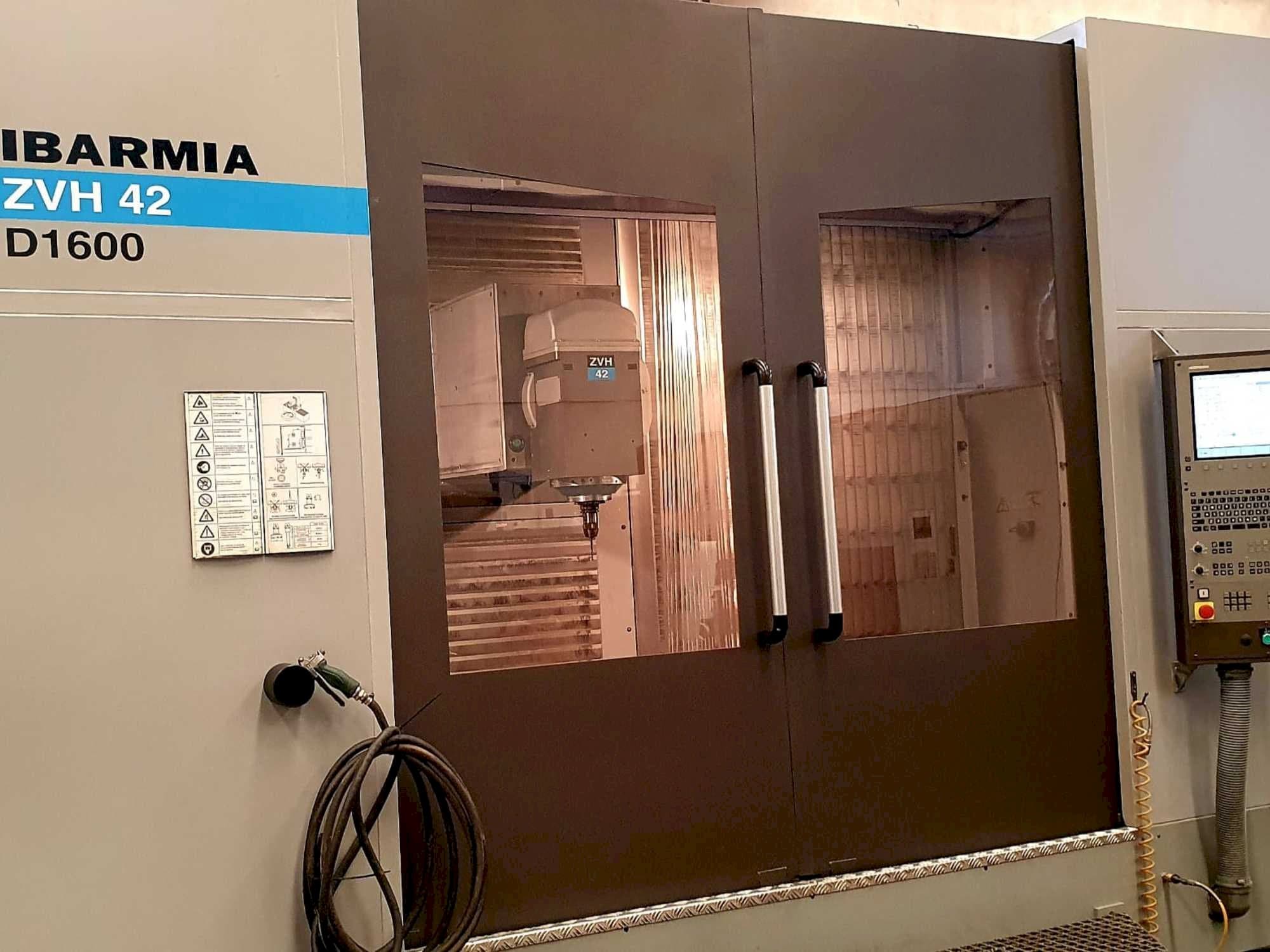 Widok z przodu maszyny IBARMIA ZVH 42 D1600