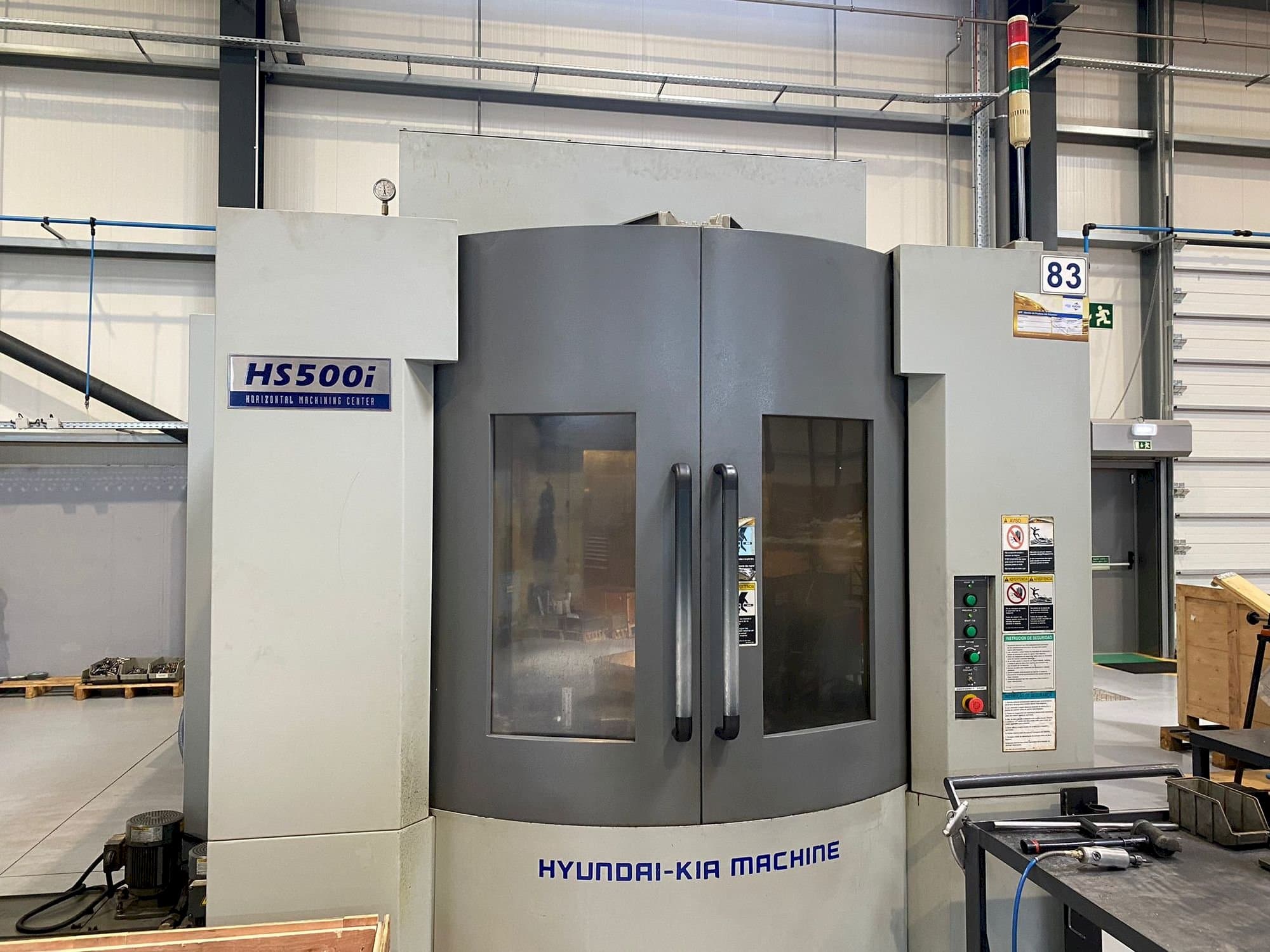 Widok z przodu maszyny Hyundai Kia HS500i