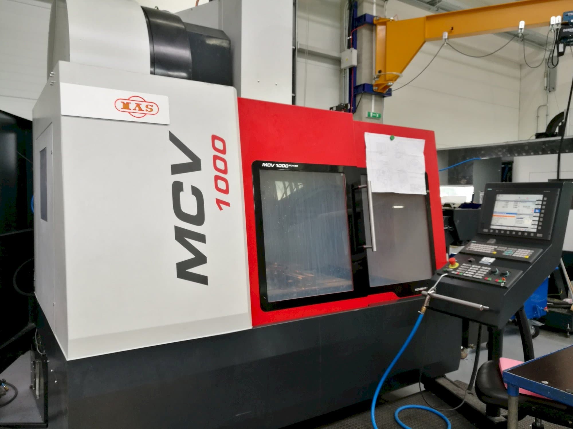 Widok z przodu maszyny KOVOSVIT MAS MCV 1000 Power