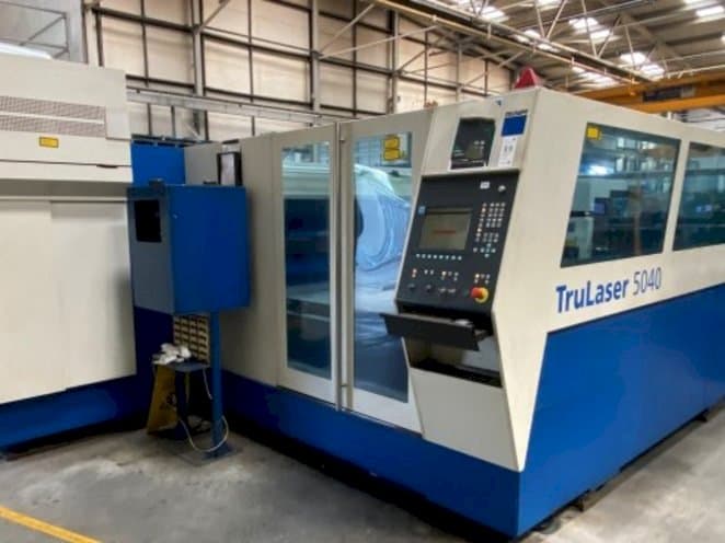 Widok z przodu maszyny Trumpf TruLaser 5040