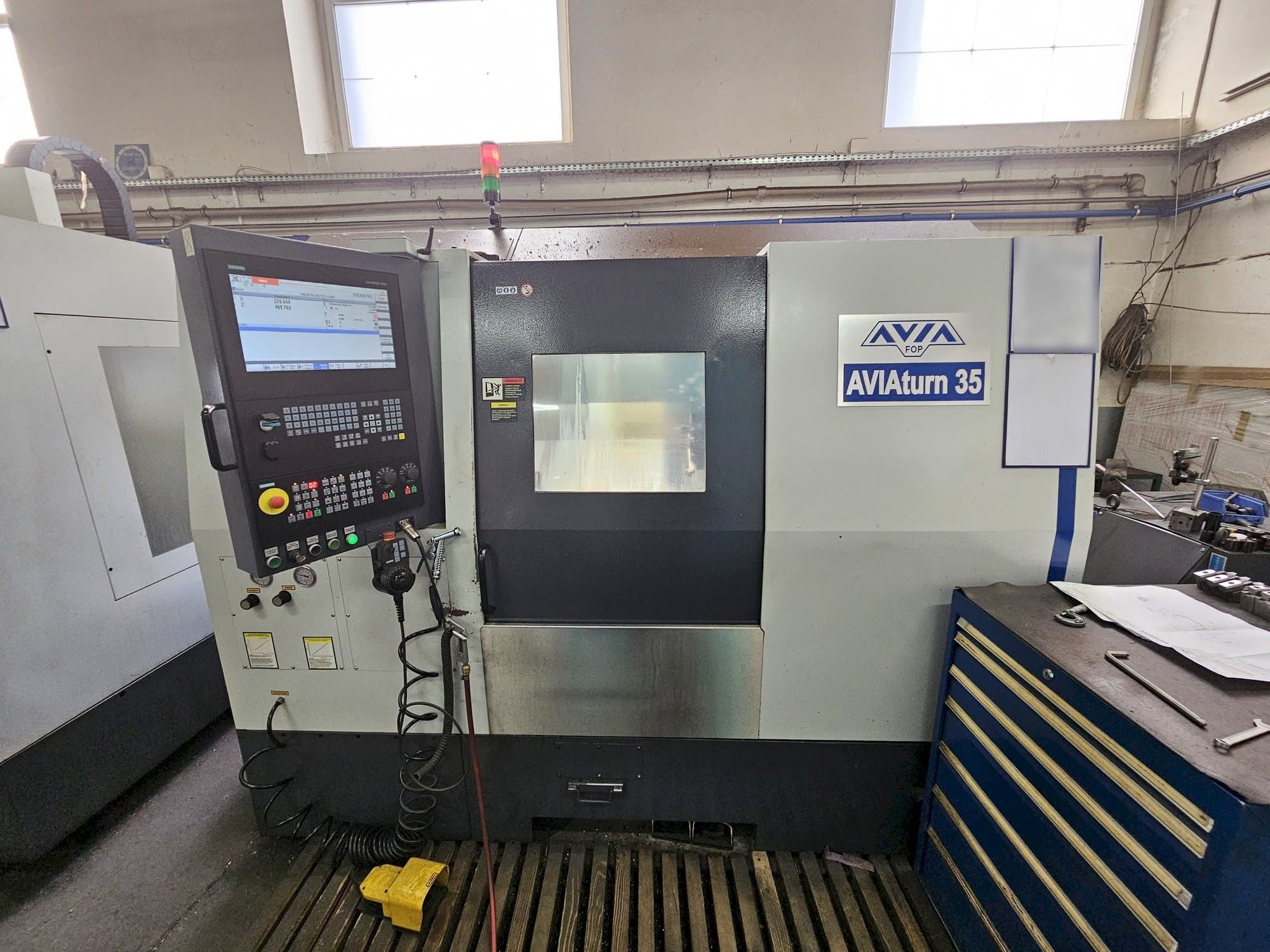 Widok z przodu maszyny Avia									 AVIAturn 35