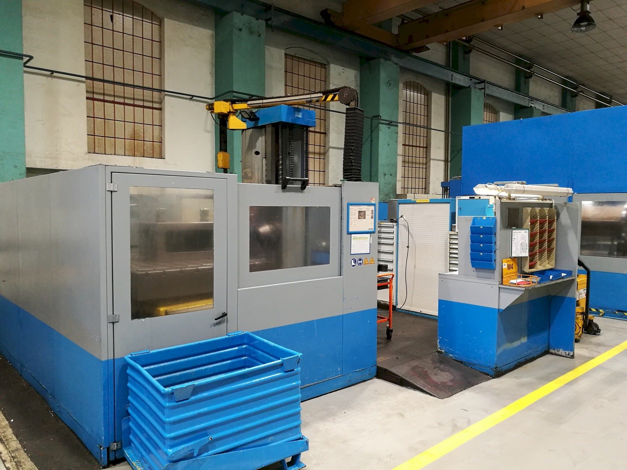 Widok z lewej maszyny PEGARD AF 130 S