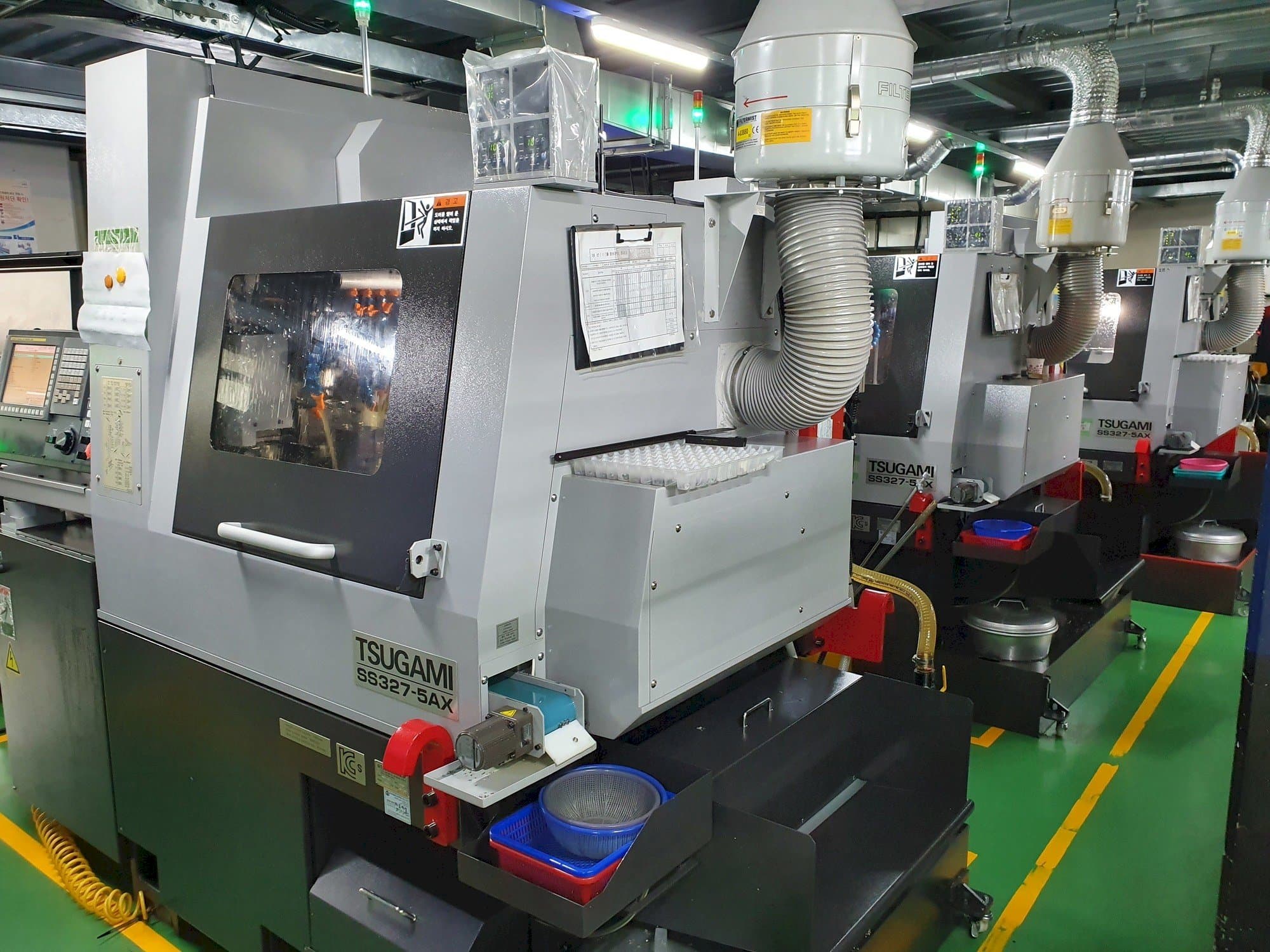 Widok z przodu maszyny TSUGAMI SS327-5AX
