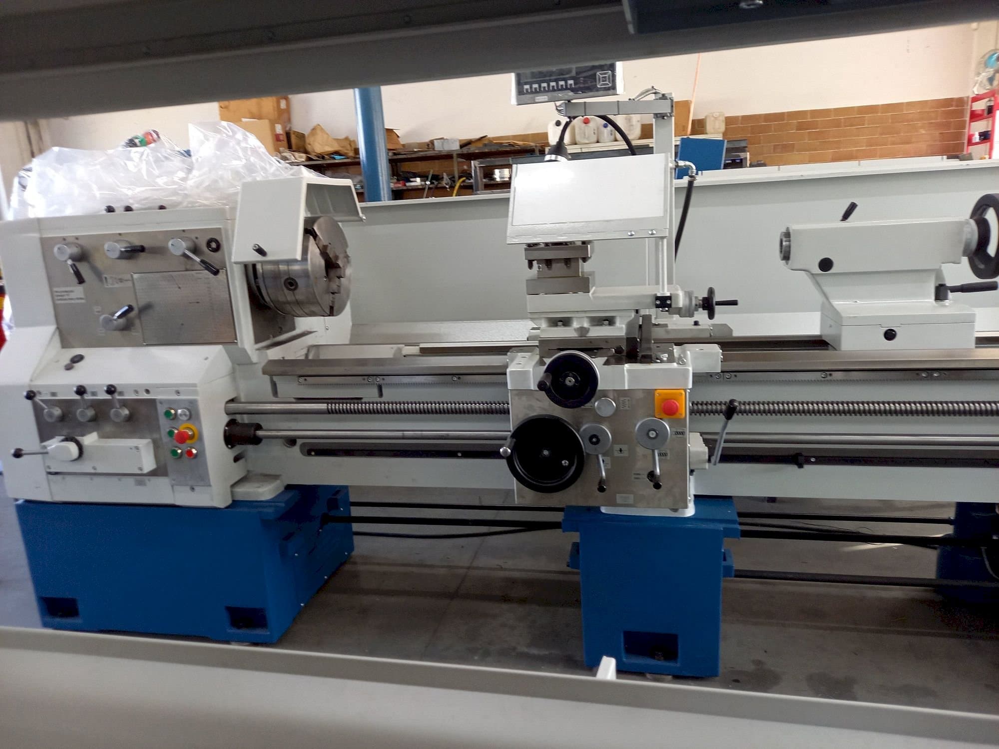 Widok z przodu maszyny TUJ 50M x2000