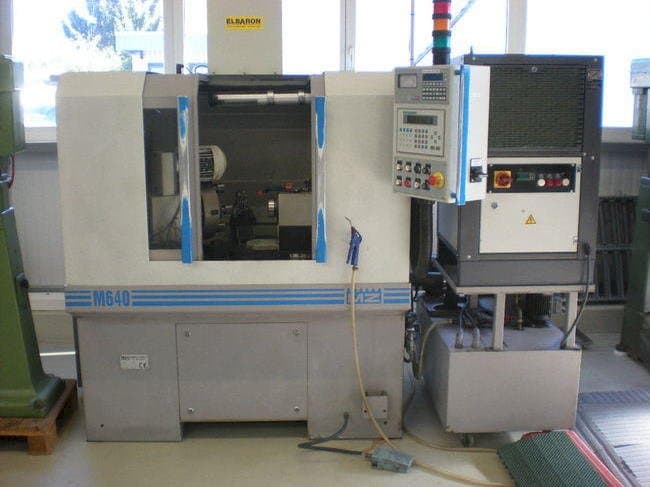 Widok z przodu maszyny Monnier & Zahner M640