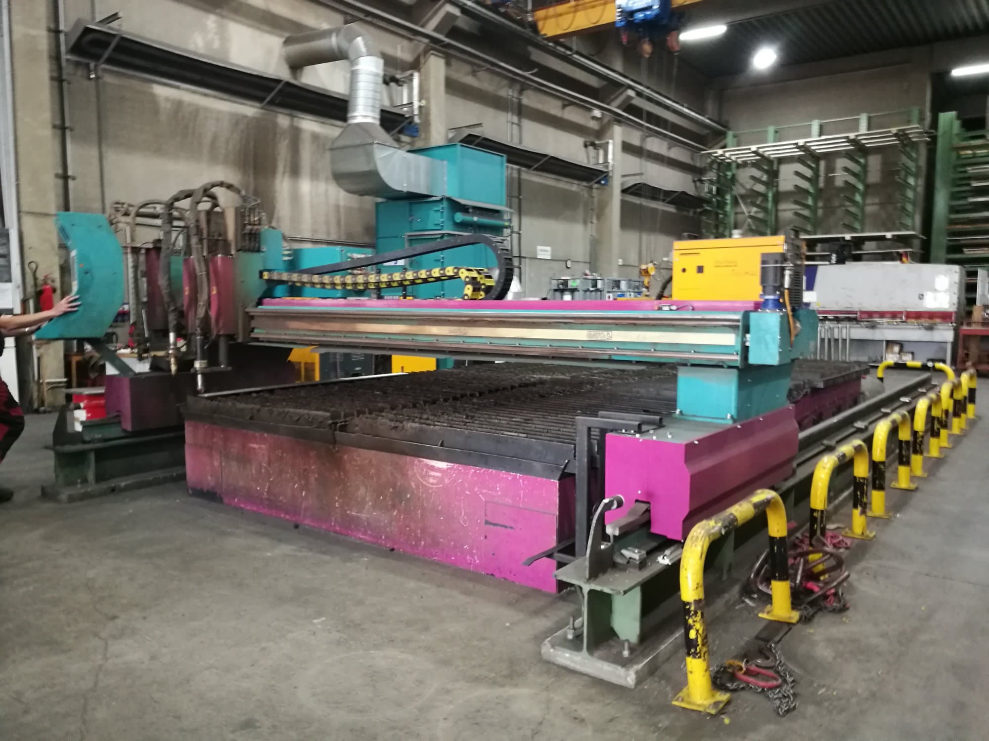 Widok z prawej maszyny SATO SATRONIK LS3500