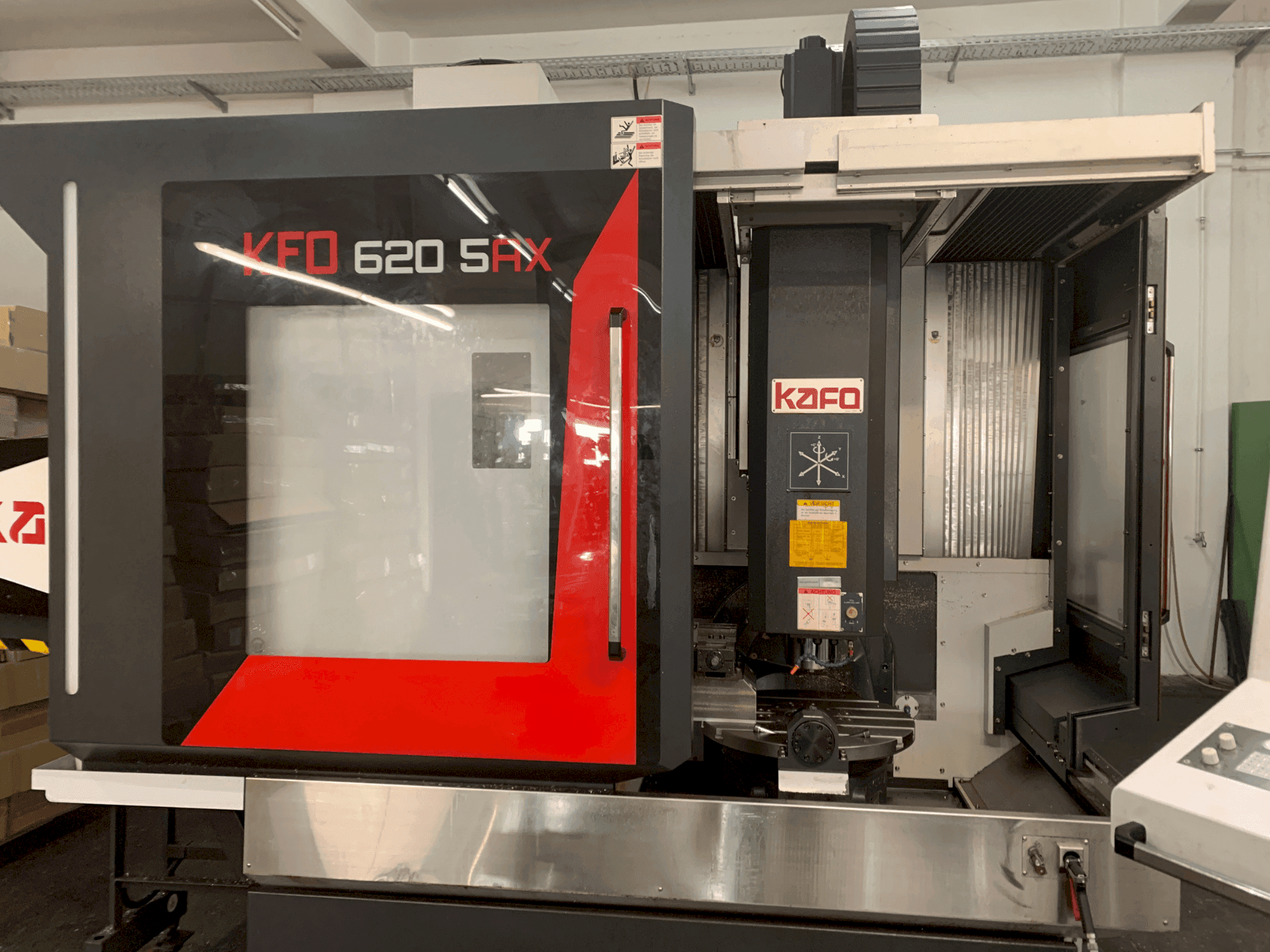 Widok z przodu maszyny KAFO KFO 620 5AX