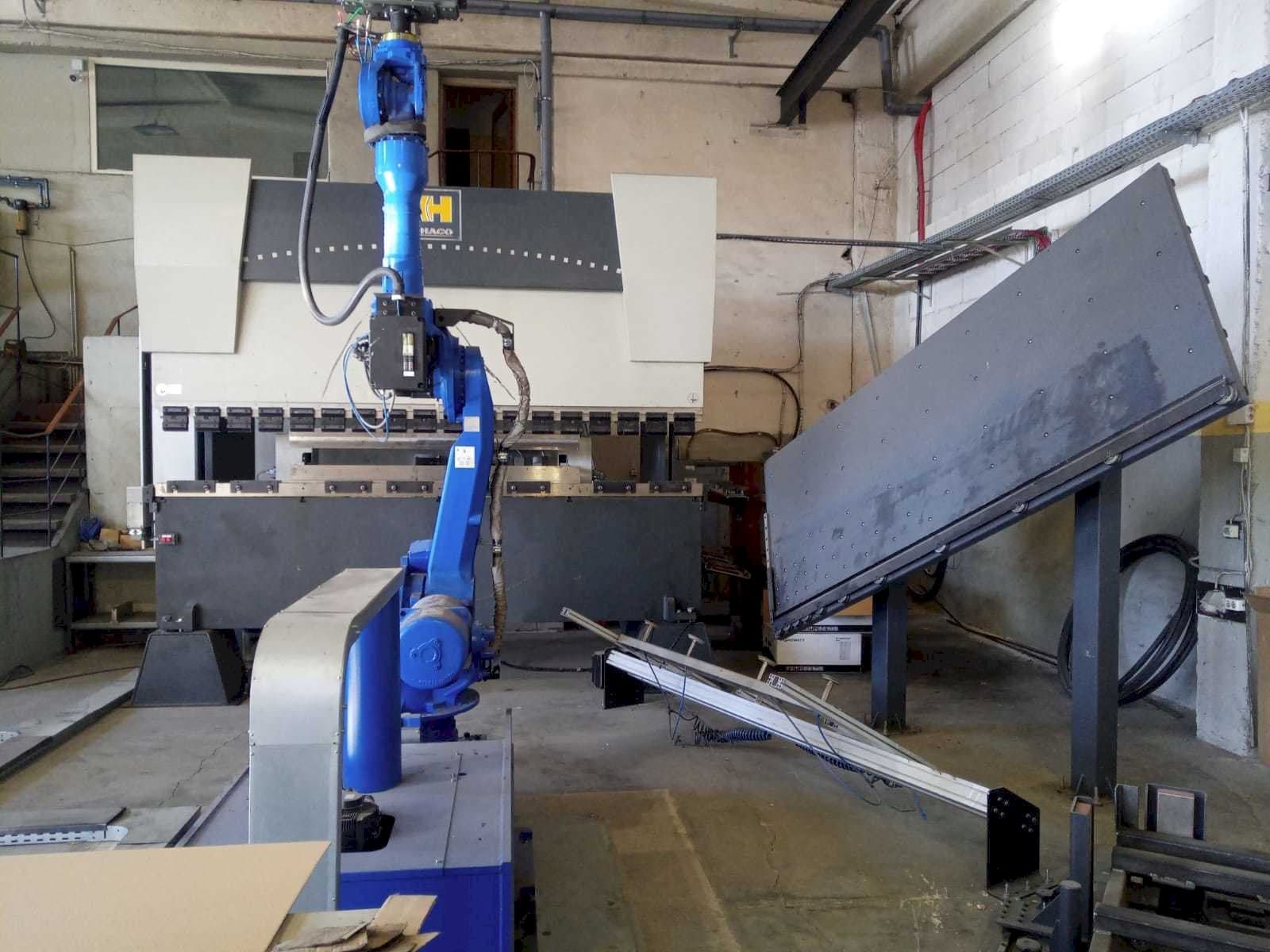 Widok z przodu maszyny HACO ERM 36150