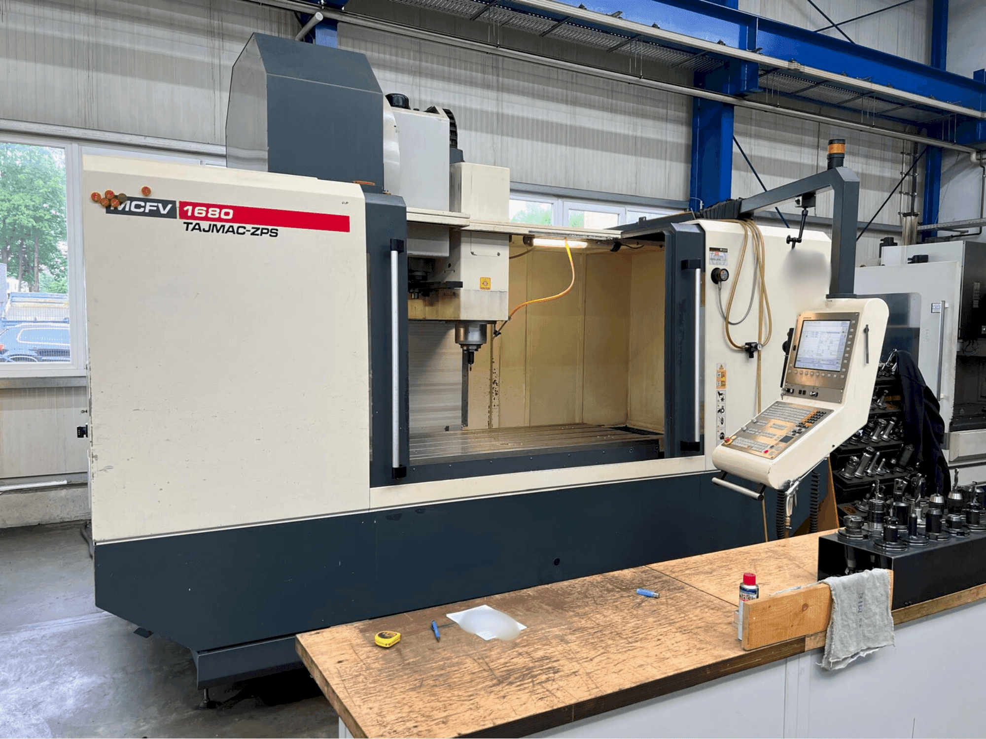 Widok z przodu maszyny TAJMAC-ZPS MCFV 1680