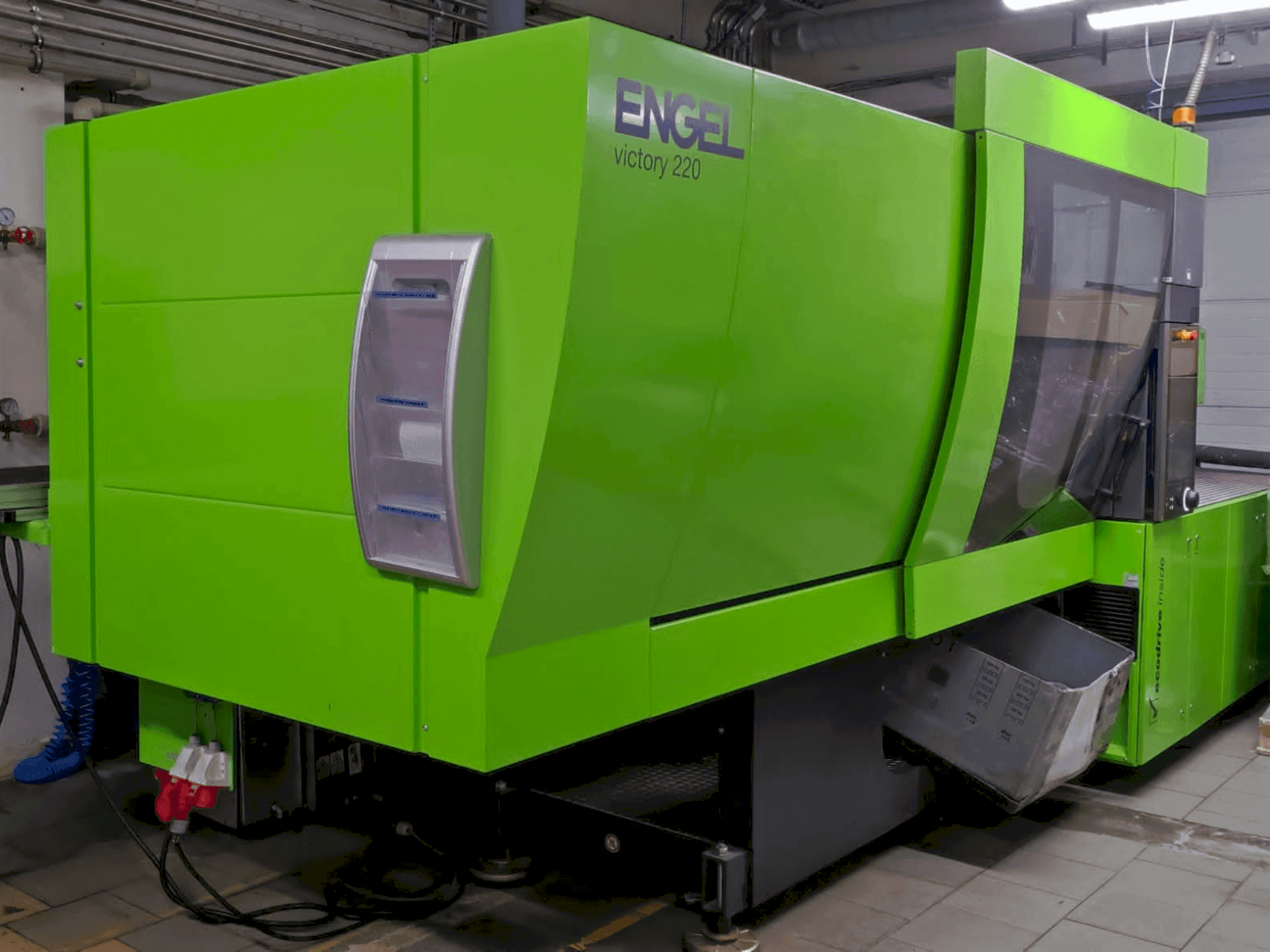 Widok z przodu maszyny Engel VC 1060/220 SPEX