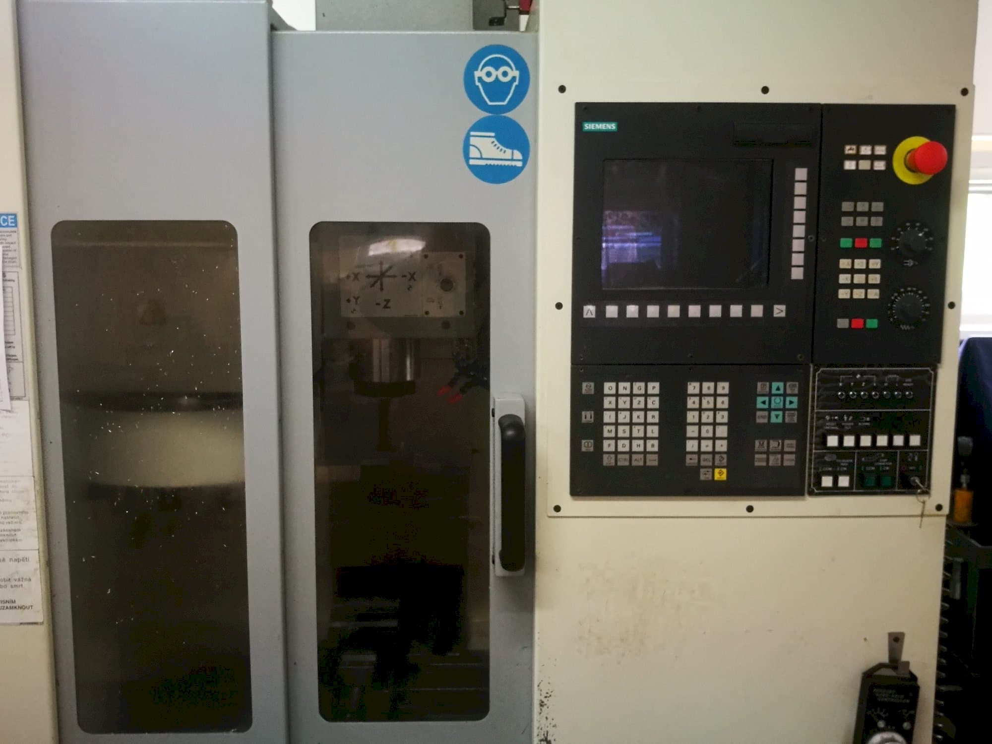 Widok z przodu maszyny Chevalier 1418 VMC-40